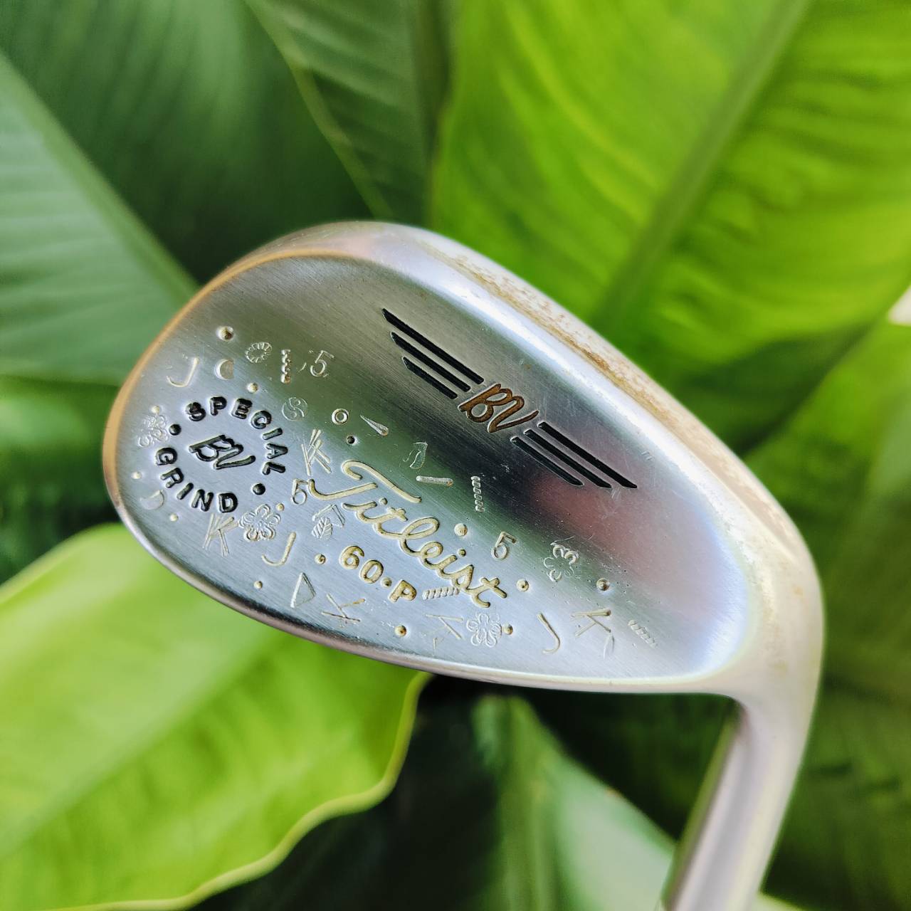 WEDGE TITLEIST VOKEY 60-P เป็นแบบ SPECIAL GRIND ก้าน WEDGE FLEX โดยเฉพาะ ลายหล่อมากๆค่ะ ระเบิดทรายดีมากๆ ไม้กอล์ฟพรีเมี่ยมมือสอง ของแท้ By NakaraLuxurious