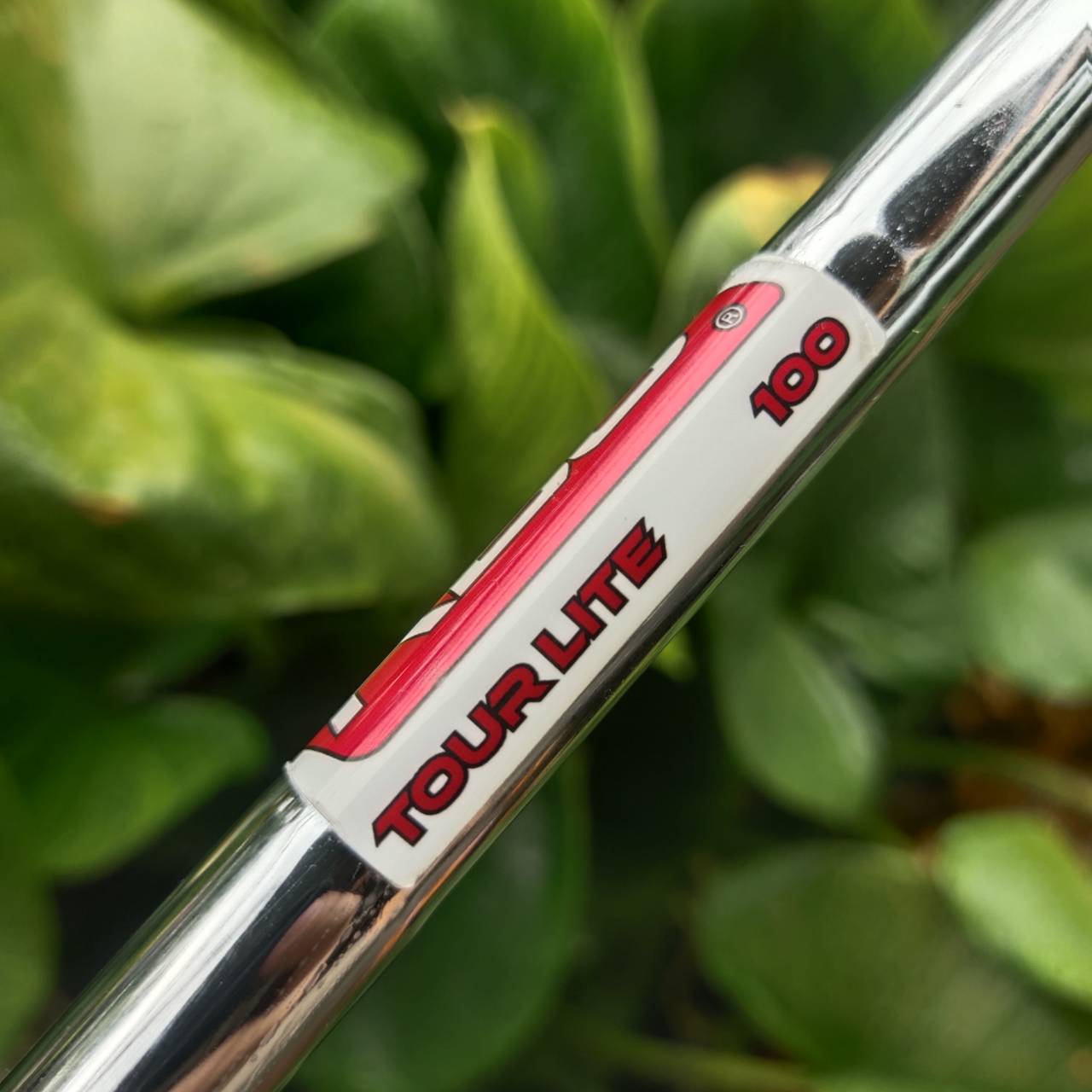 ชุดเหล็ก TITLEIST T100S FORGED (รุ่นปี 2022) 🔧 ใช้ทังสเตน D18 + เทคโนโลยีงานอากาศยาน ✈️ • หน้าไม้ฟอร์จชิ้นเดียว ให้ความรู้สึกแน่นและแม่นยำ 🎯