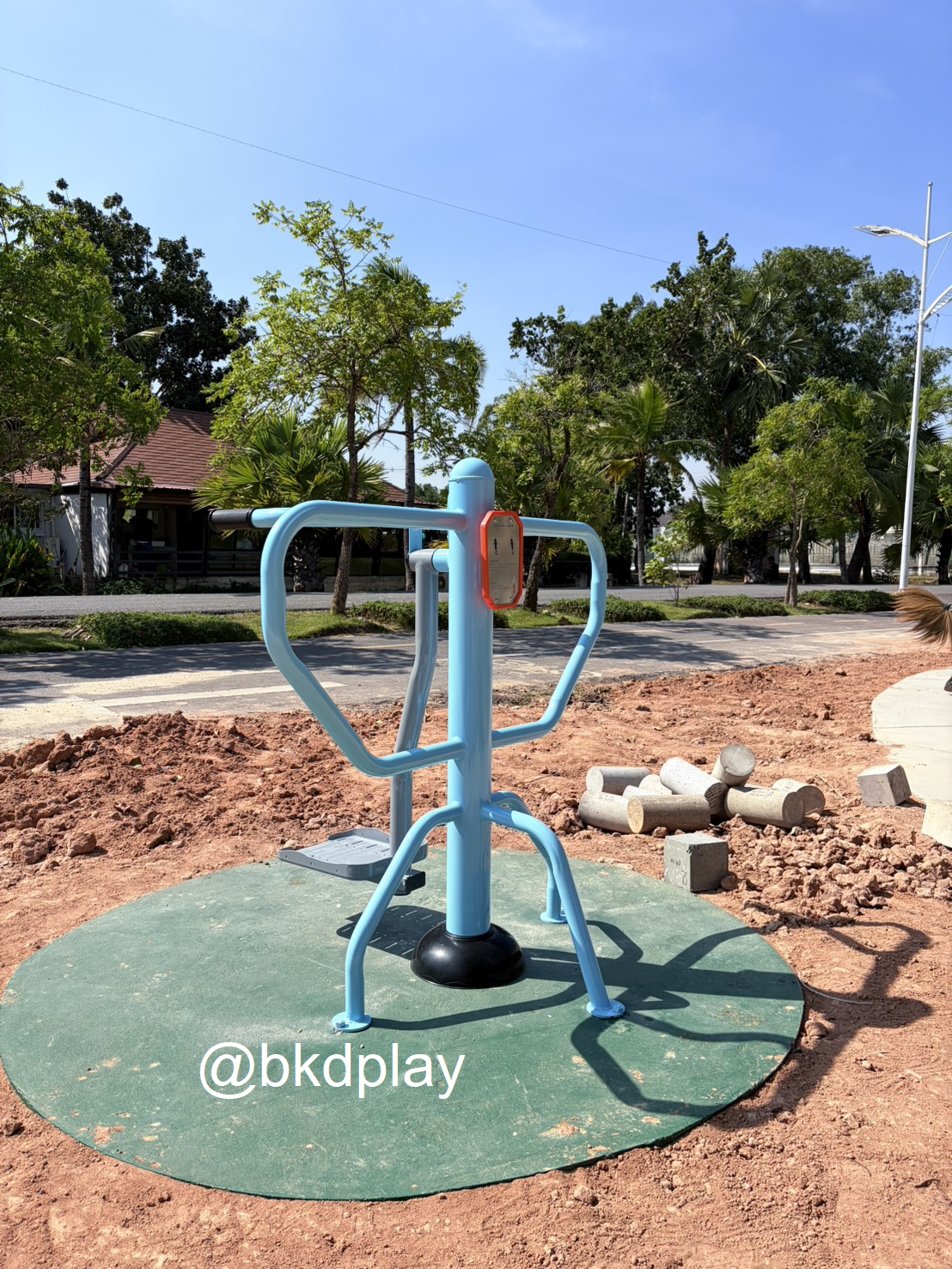 เครื่องออกกำลังกาย กลางแจ้ง อุปกรณ์แกว่งสะโพก-ทรงตัวเดี่ยว ลานกีฬา อเนกประสงค์ สนามกีฬา ผลิตในไทย สั่งทำตามสีที่ต้องการได้