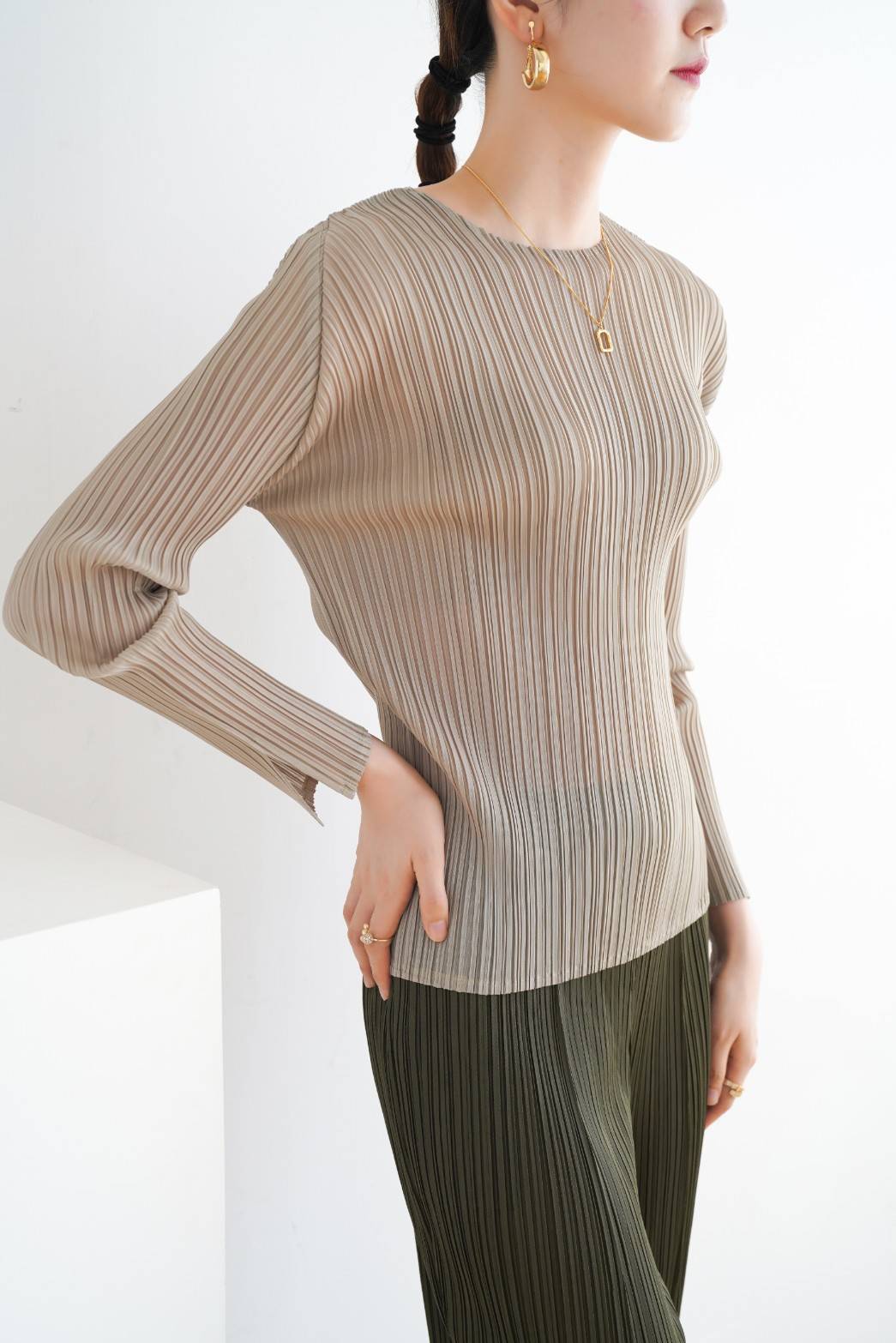 ปรับราคาลง20%!! 2MUAY BASIC รุ่น GJO1128 เสื้อผู้หญิง เสื้อพลีทคุณภาพ 11สี FREE SIZE LONG SLEEVE PLEATED TOP