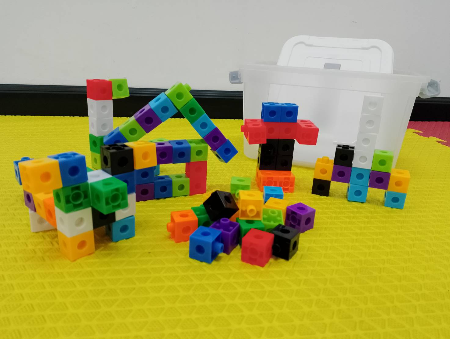 ตัวต่อลูกเต๋า บล็อกลูกบาศก์ เลโก้สี่เหลี่ยม 170 ชิ้น คละสี , ตัวต่อพลาสติก,ลูกเต๋าของเล่น,ตัวต่อ,เลโก้,บล็อก, ของเล่นเสริมพัฒนาการ, ของเล่นเด็ก, สื่อการสอน พร้อมส่งในไทย