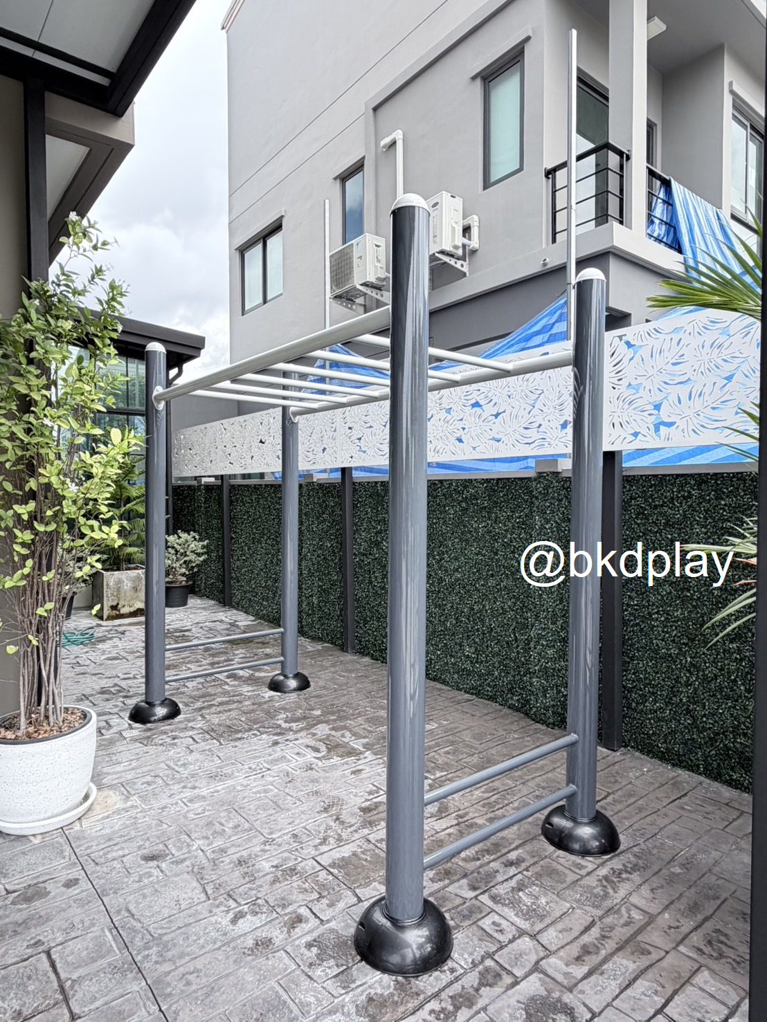 เครื่องออกกำลังกายกลางแจ้ง ชุดอุปกรณ์ บริหารแขน หน้าอก หัวไหล่ แบบบาร์โหน เหนือศรีษะ สำหรับผู้ใหญ่ เด็กโตเล่นได้ ลานกีฬา อเนกประสงค์ สนามกีฬา ผลิตในไทย 10-20 วัน