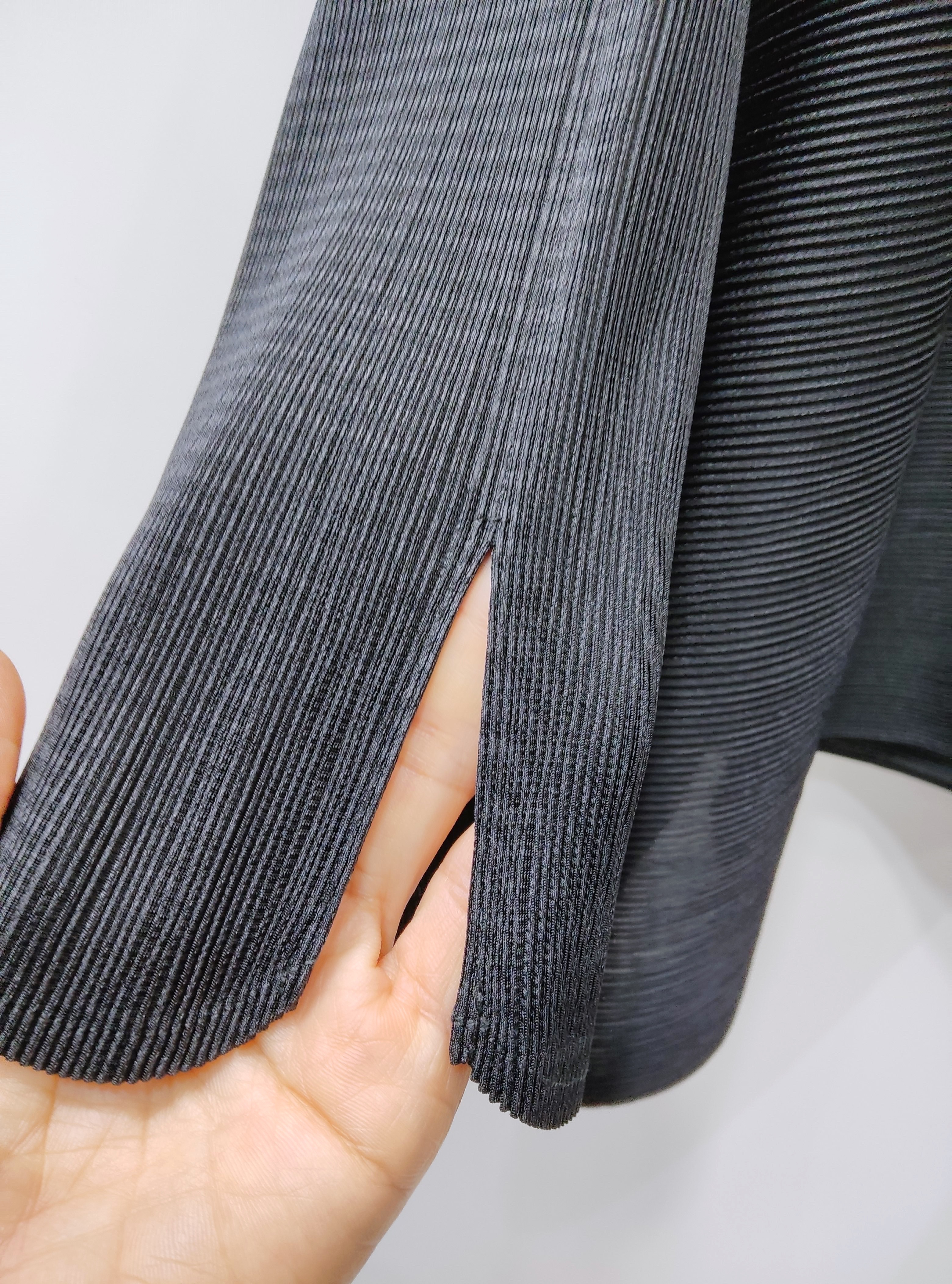 อกถึง 44 นิ้ว 2MUAY GM15064 เสื้ออัดพลีท LONG SLEEVE FLARE PLEATED TOP FREE SIZE