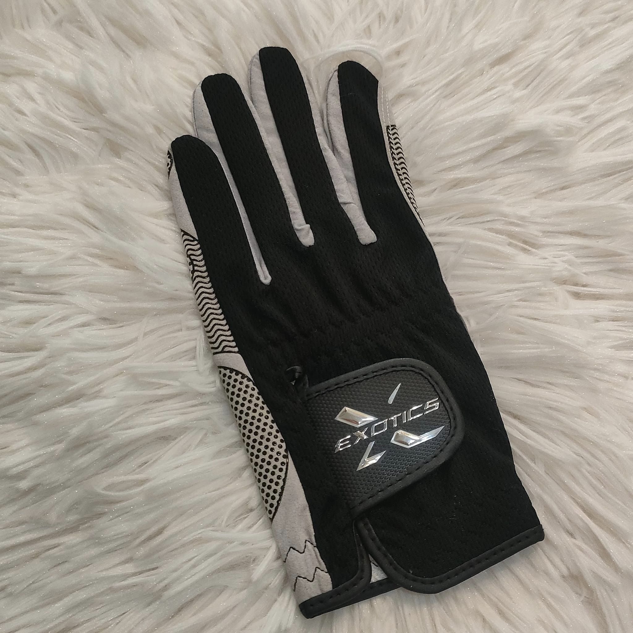 ลดล้างสต๊อก !!! ถุงมือกอล์ฟ EXOTICS สำหรับผู้ชาย ฝ่ามือตีนตุ๊กแก หนึบมาก ผ้านุ่มมากๆ ไม่อับชื้น ของใหม่ล้างสต๊อค!!!