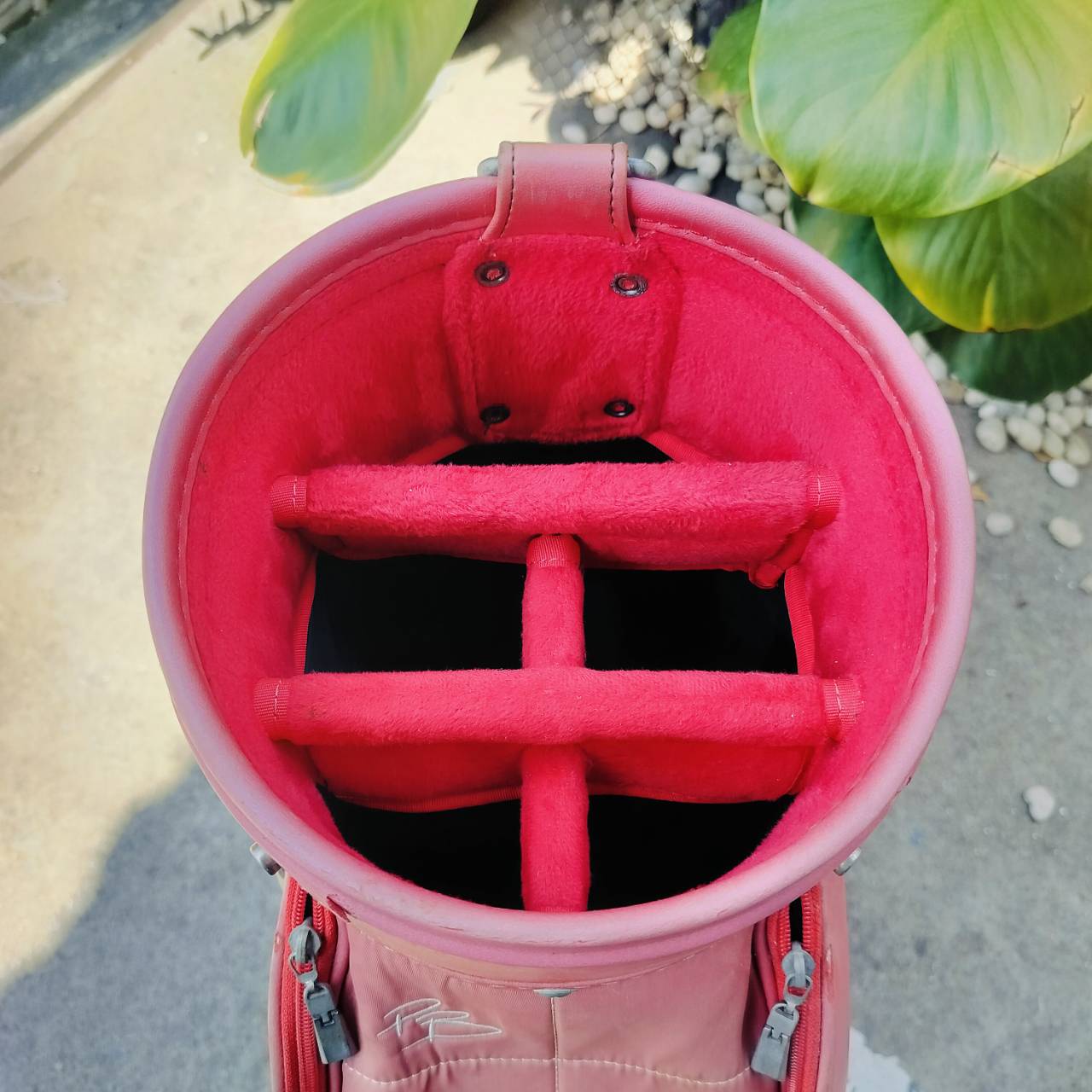 ถุงกอล์ฟ Pierre Balmain ( ปิแอร์ บัลแมง ) แบรนด์แฟชั่นระดับโลก จากฝรั่งเศษ PARIS ราคามือหนึ่งแพงมากๆ ถุงนี้มือสองค่ะ ลดหนักมาก!!!