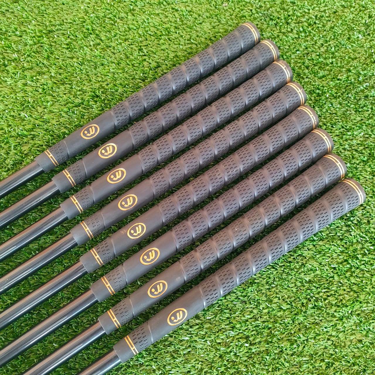 ชุดเหล็ก VIPER TRJECTORY BELANCE ของใหม่!! มีเหล็ก 3-9 เเละ PW SW **ขาดเหล็ก 5** ก้าน VIPER MAX FLEX R ใบใหญ่ CAVITY ลึก ตีง่ายและตรงมาก!! ก้านแบบ HIGH MODULUS กราไฟต์แท้ๆ 100% มือหนึ่ง ของแท้ BY NakaraLuxurious