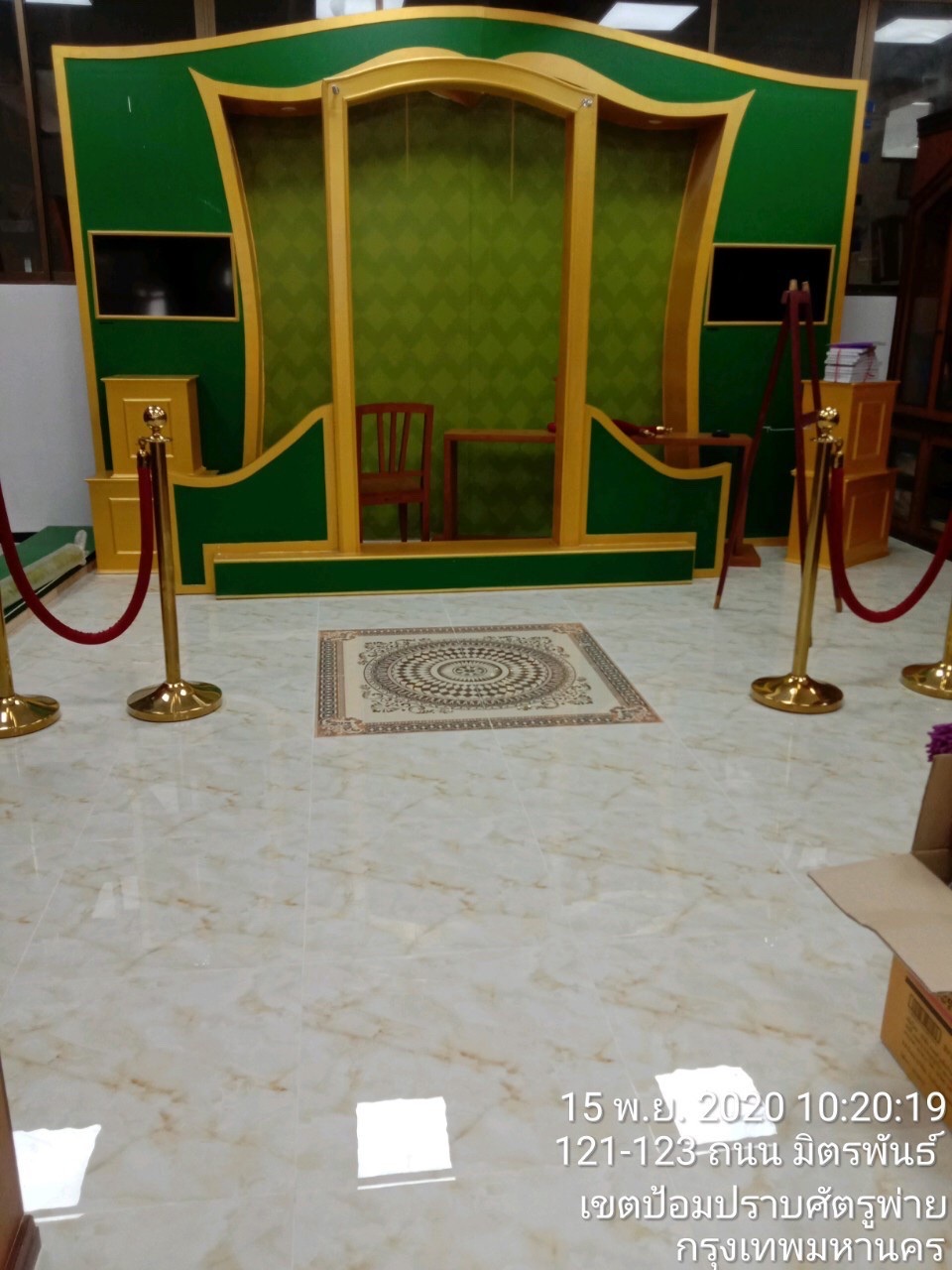 รร.สายปัญญา ปูกระเบื้องพื้น&ติดตั้งกระดานถนอมสายตา