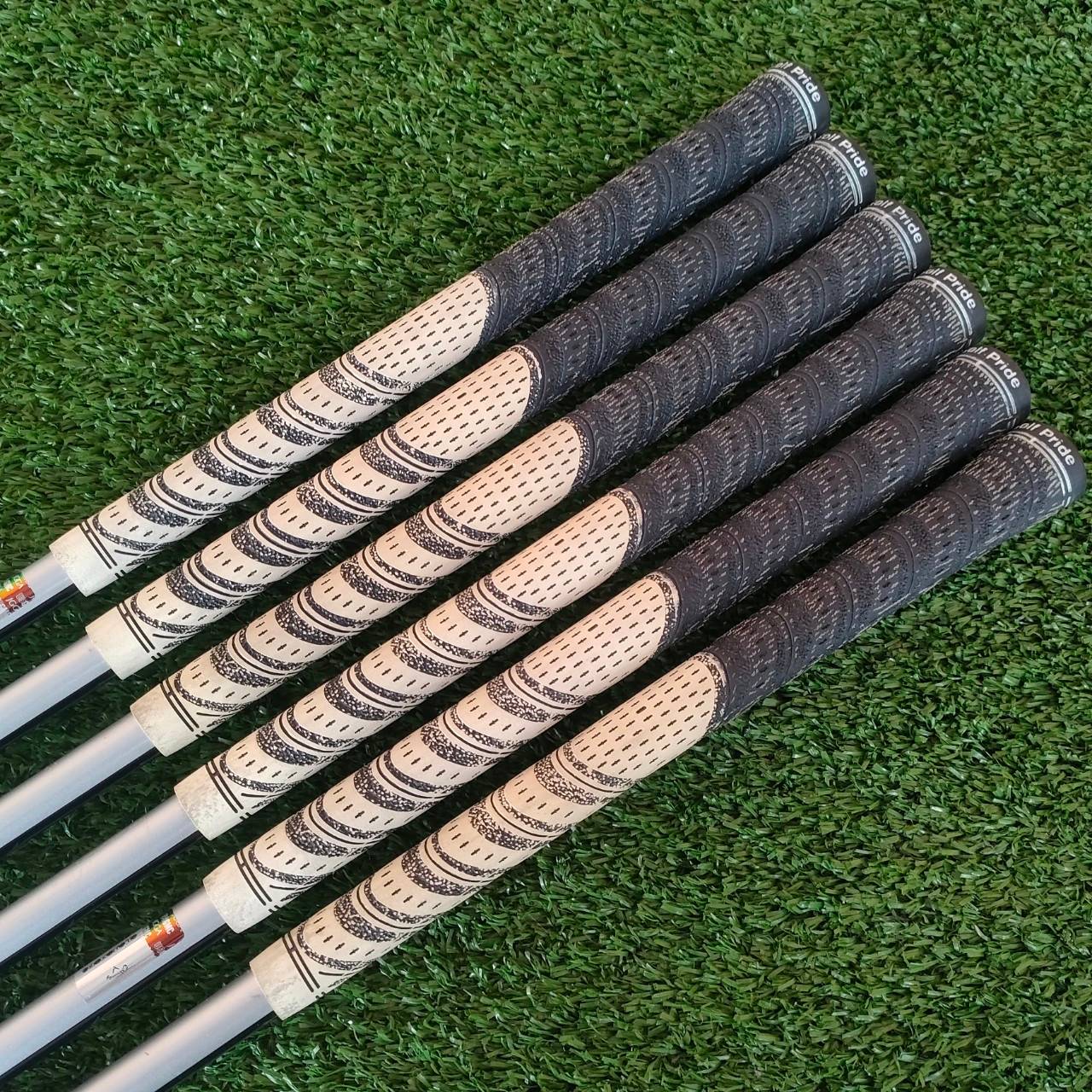 **ไม้กอล์ฟสำหรับท่านที่ถนัดซ้าย** ชุดเหล็ก CALLAWAY X HOT มีเหล็ก 4-9 ก้าน XHOT FLEX S เหล็กตีมันส์ และง่ายในเหล็กเดียวกัน มี CAVITY ลึก ก้านแบบเจาะทะลุ ฟีลลิ่งจะตีลงพื้นได้ดี!! ไม้กอล์ฟมือสอง ของแท้ BY NakaraLuxurious
