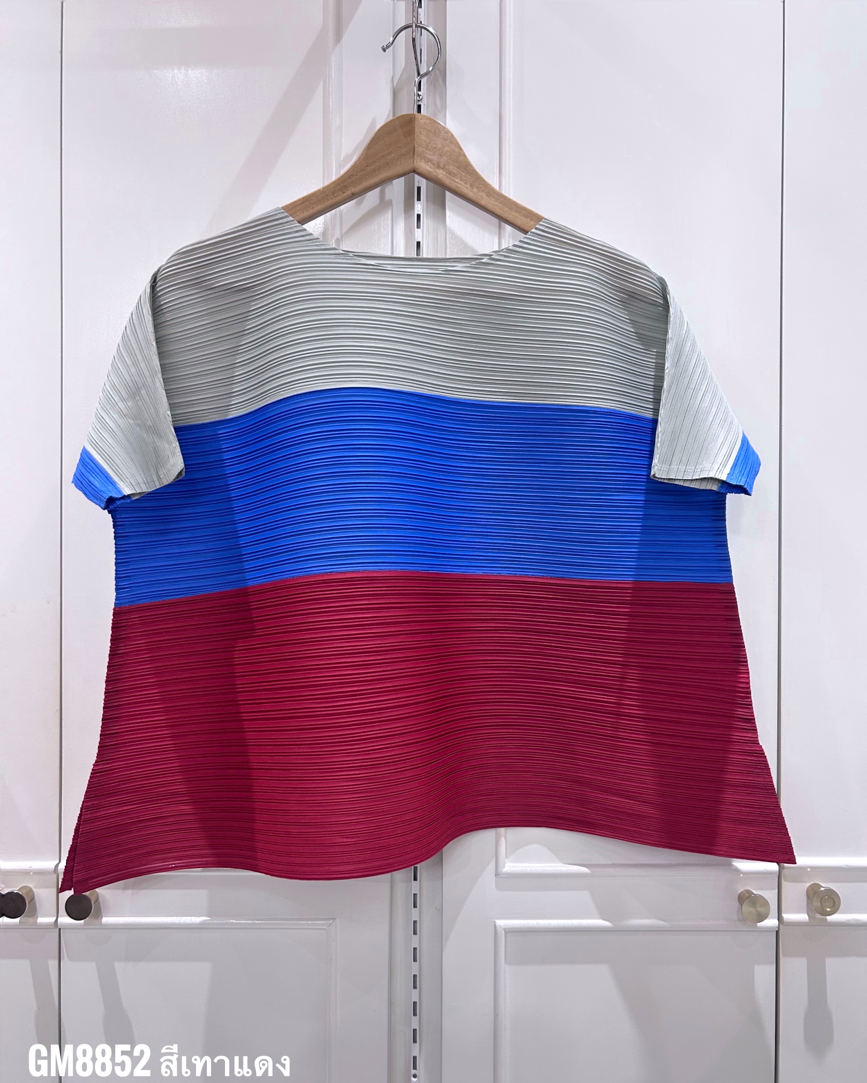 อกถึง 46 นิ้ว 2MUAY GM8852 เสื้ออัดพลีท COLOR BLOCK FLARE PLEATED TOP 4 สี FREE SIZE
