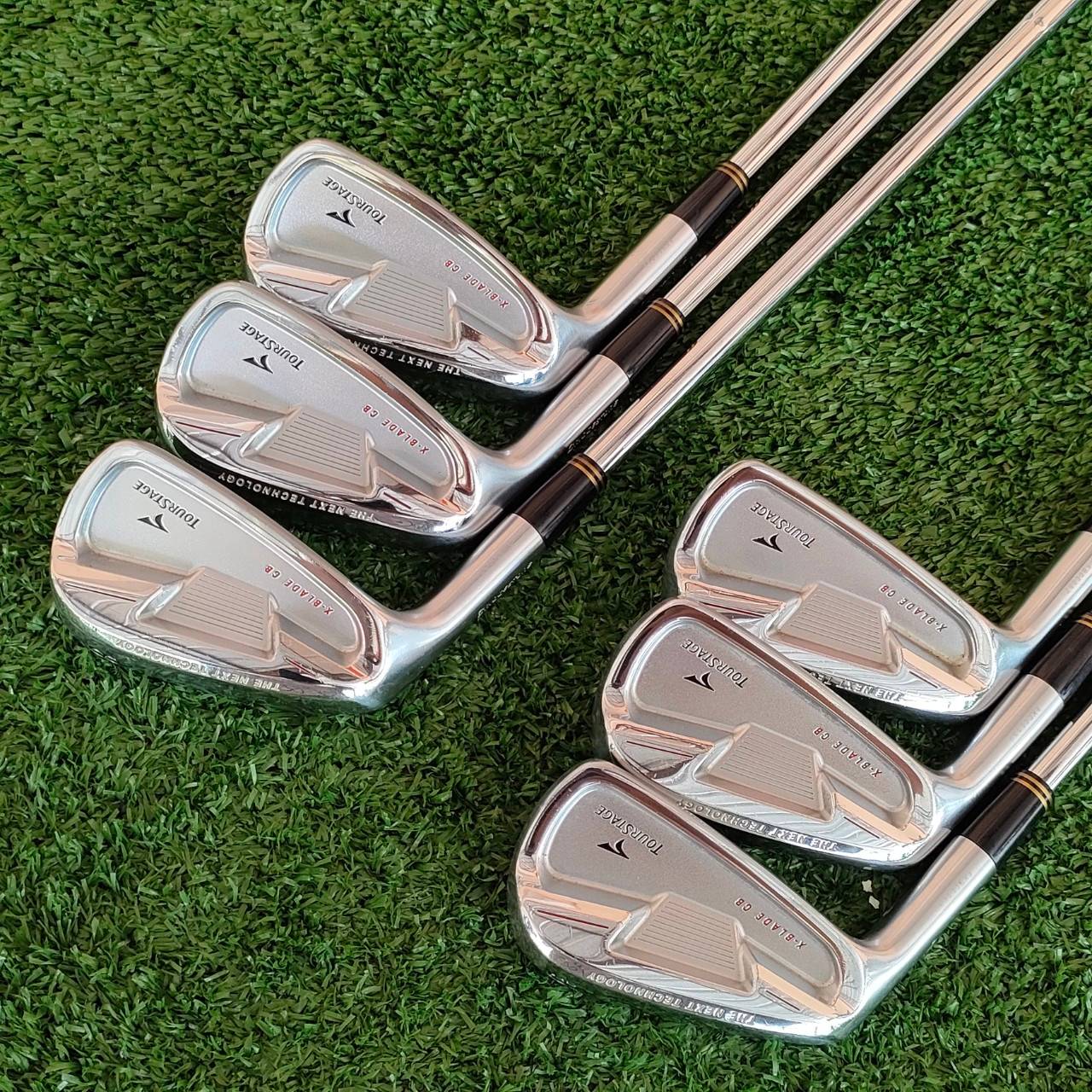 ** ไม้กอล์ฟสำหรับท่านที่ถนัดซ้าย ** ชุดเหล็ก TOURSTAGE X-BLADE CB มีเหล็ก 5-9 เเละ PW ก้าน N.S.PRO 950 FLEX R ชุดเหล็ก FORGED JAPAN เต็มคาราเบล และมี CAVITY BACK ทำให้ตีทั้งง่าย และนั่ม และมันส์ๆ ฟีลลิ่ง FORGED ญี่ปุ่นมาครบ มาเต็ม