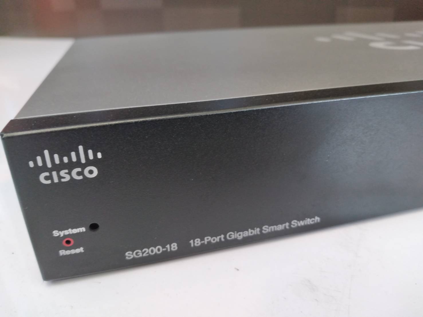 Cisco Small Business Smart sg200-18 managed switch 16