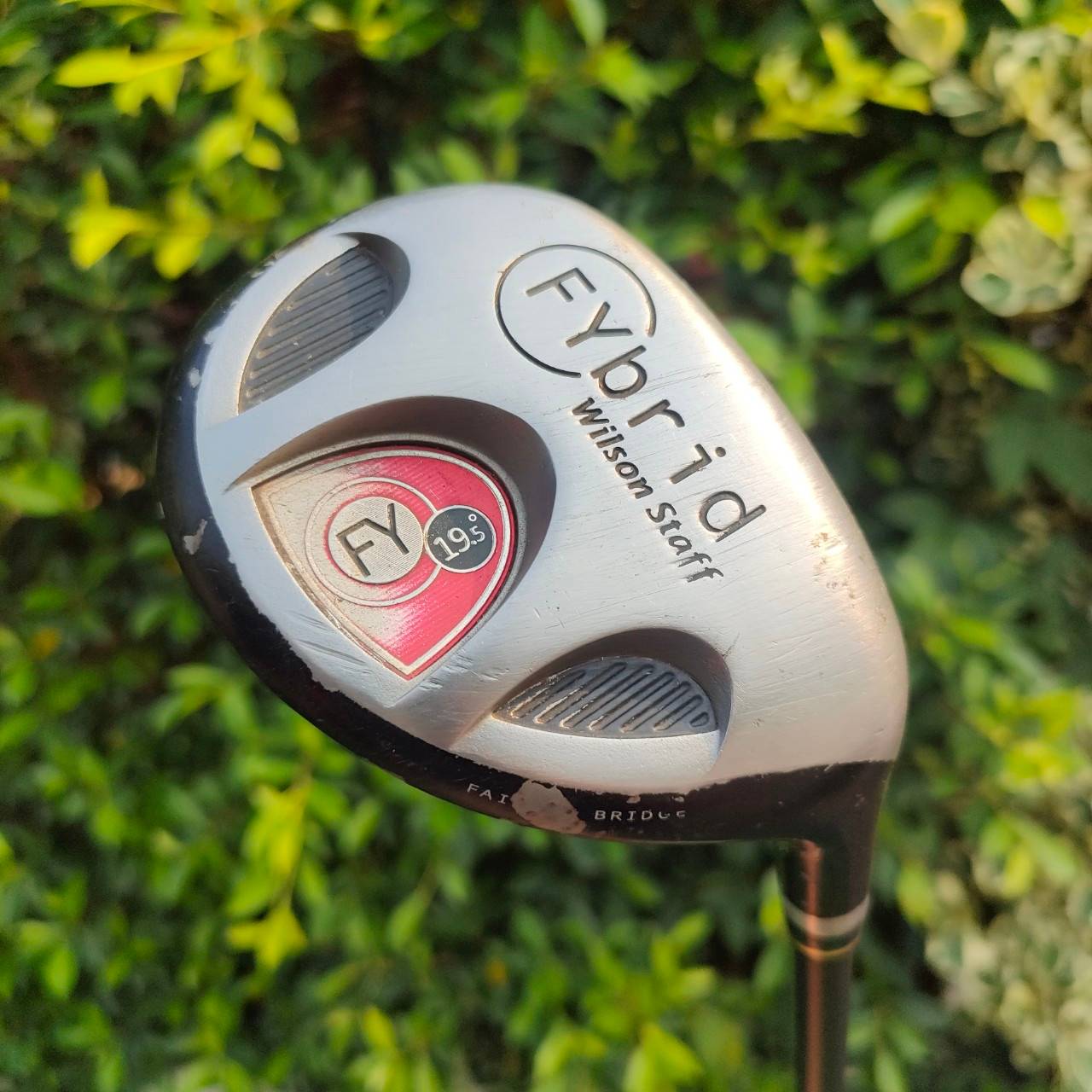 HYBRID WILSON STAFF FYBRID องศา 19.5 ก้าน UST PROFORCE V2 FLEX R ** มีตำหนิ มีรอยถลอก ไม่มีผลต่อการตี ** ตีดีมากๆ ก้าน UST สุดยอดคุณภาพเลยครับ