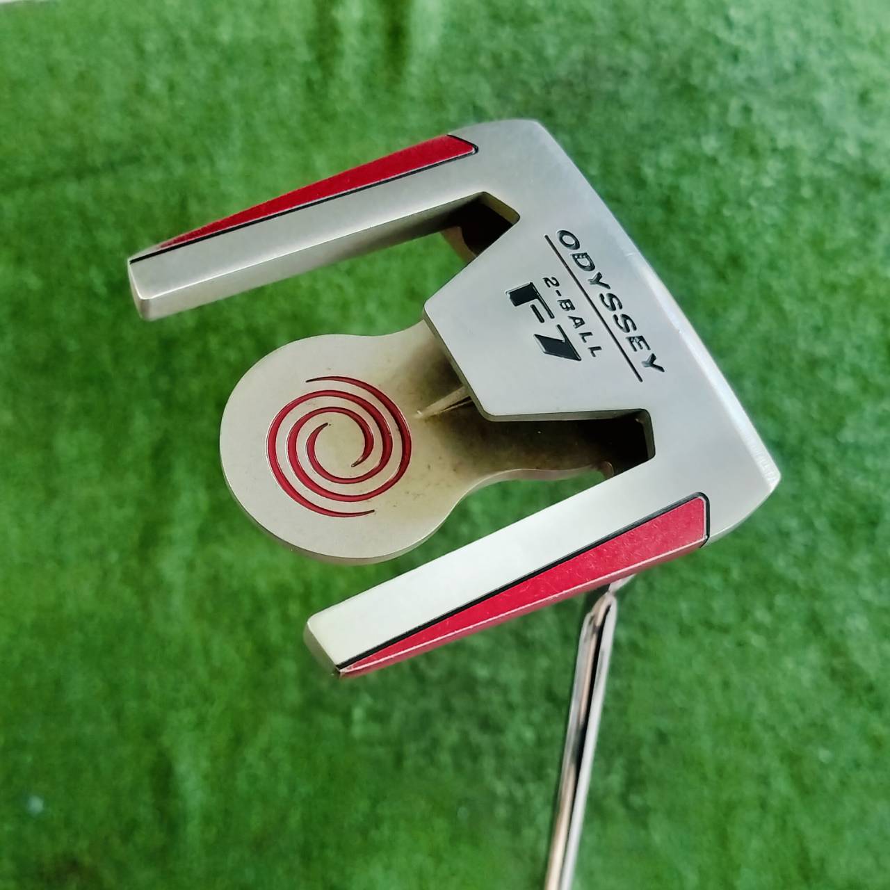 Odyssey White Hot XG 2-Ball F7 ความยาว 32 นิ้ว หน้าสัมผัสรุ่น XG จะมีลายเข้ามาเพิ่ม ทำให้ทั้งนุ่มมาก ไม้กอล์ฟพรีเมี่ยมมือสอง ของแท้ By NakaraLuxurious