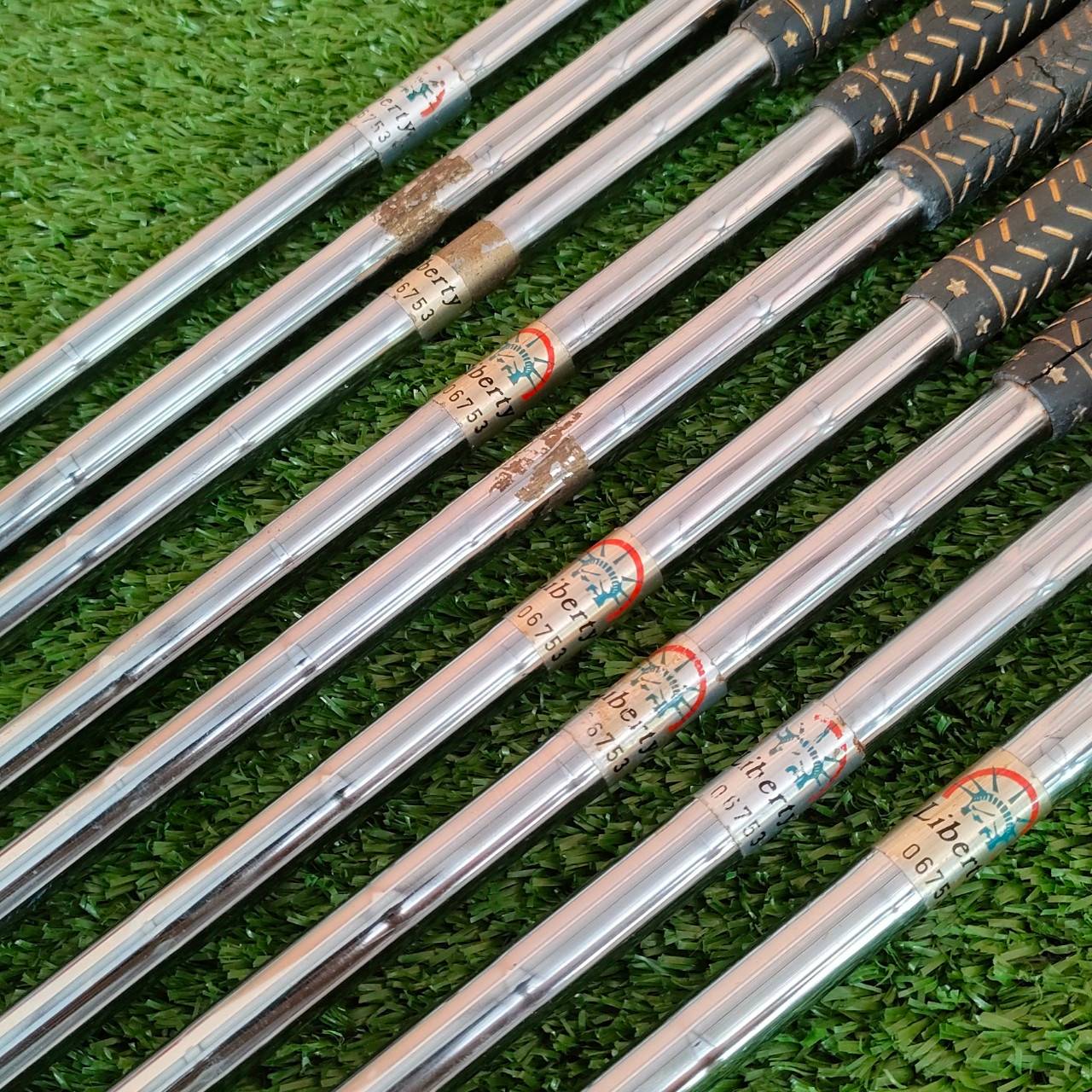 ชุดเหล็ก LYNK LIBERTY มีเหล็ก3-9 เเละ PW SW ครบชุด 9 ชิ้น ครับ ** กริฟ สภาพเสื่อม ** เหล็กสุดคมในตำนาน!! ไม้กอล์ฟมือสอง ของแท้ BY NakaraLuxurious