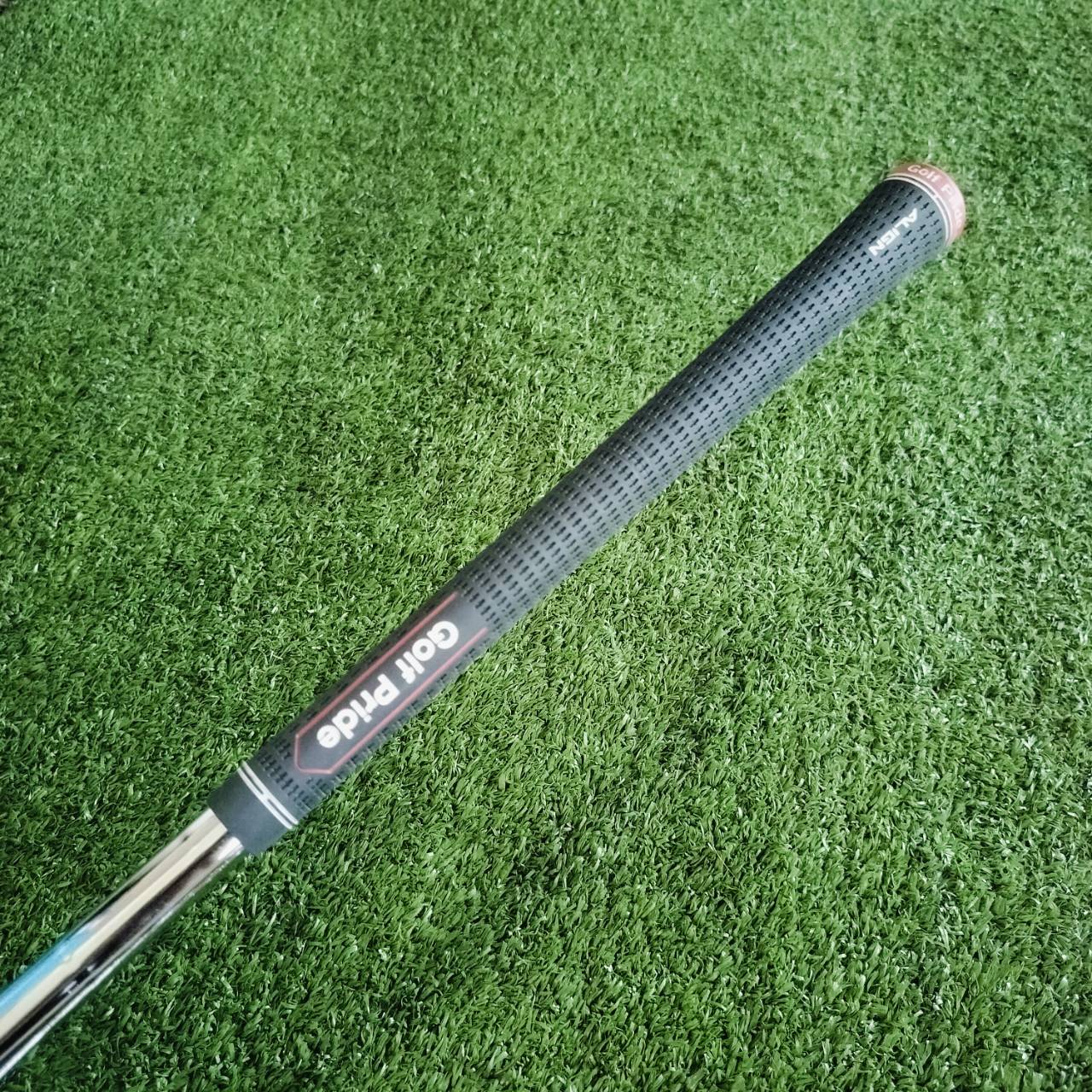 ก้าน NS PRO MODUS3 TOUR105 FLEX R คุณภาพสูงจัดๆ ติดกริพ GOLF PRIDE อย่างดี สวยจัด มาด้วยทั้งชุด คุ้มมาก!!! ความยาวเท่ากับเหล็ก 5 - 9 P มือสองสภาพงามๆ ราคานี้สุดช๊อค!!!