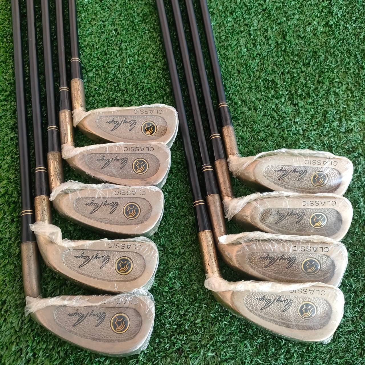 ชุดเหล็ก GARY PLAYER ANVIL CLASSIC ของใหม่!!! มีเหล็ก 3-9 เเละ PW SW ก้าน ANVIL HMG 45 FLEX C ก้านค่อนข้างอ่อน ตีสบายๆ!! ไม้กอล์ฟมือหนึ่ง ของแท้ BY NakaraLuxurious