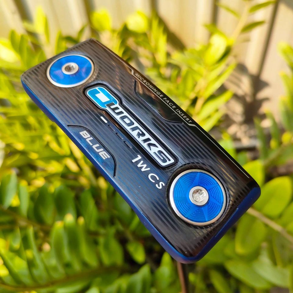 PUTTER ODYSSEY O WORKS BLUE 1W CS ความยาว 34 นิ้ว สภาพสวยนางฟ้า ก้านตรงกลาง สโตรคง่าย เล็งง่าย แม่นยำ หน้าสัมผัสเกาะไลน์ที่สุด ดีที่สุดของหน้าไม้ กริพ SUPER STROKE เต็มมือ สวยนางฟ้า