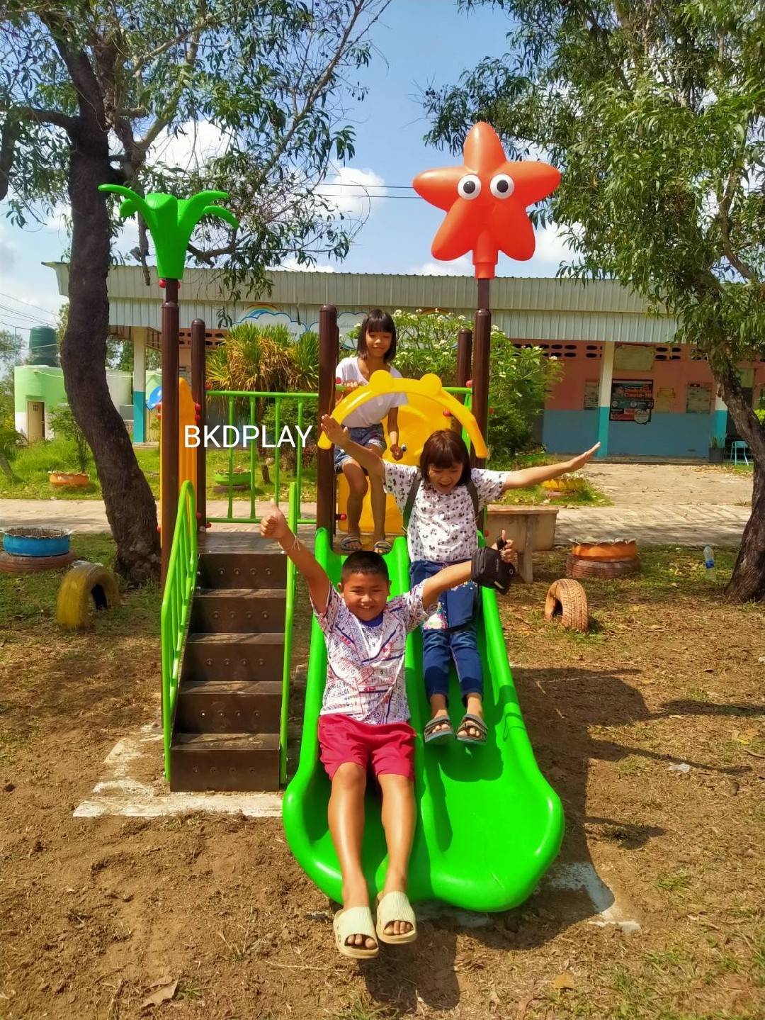 เครื่องเล่นสนาม กลางแจ้ง-ในร่ม, ชุด ปลาดาวเพื่อนรัก,กระดานลื่น, สไลเดอร์ ของเล่น,ครุภัณฑ์สนามเด็กเล่น, สพฐ,โครงการโรงเรียนประชารัฐ,ศูนย์พัฒนาเด็กเล็ก