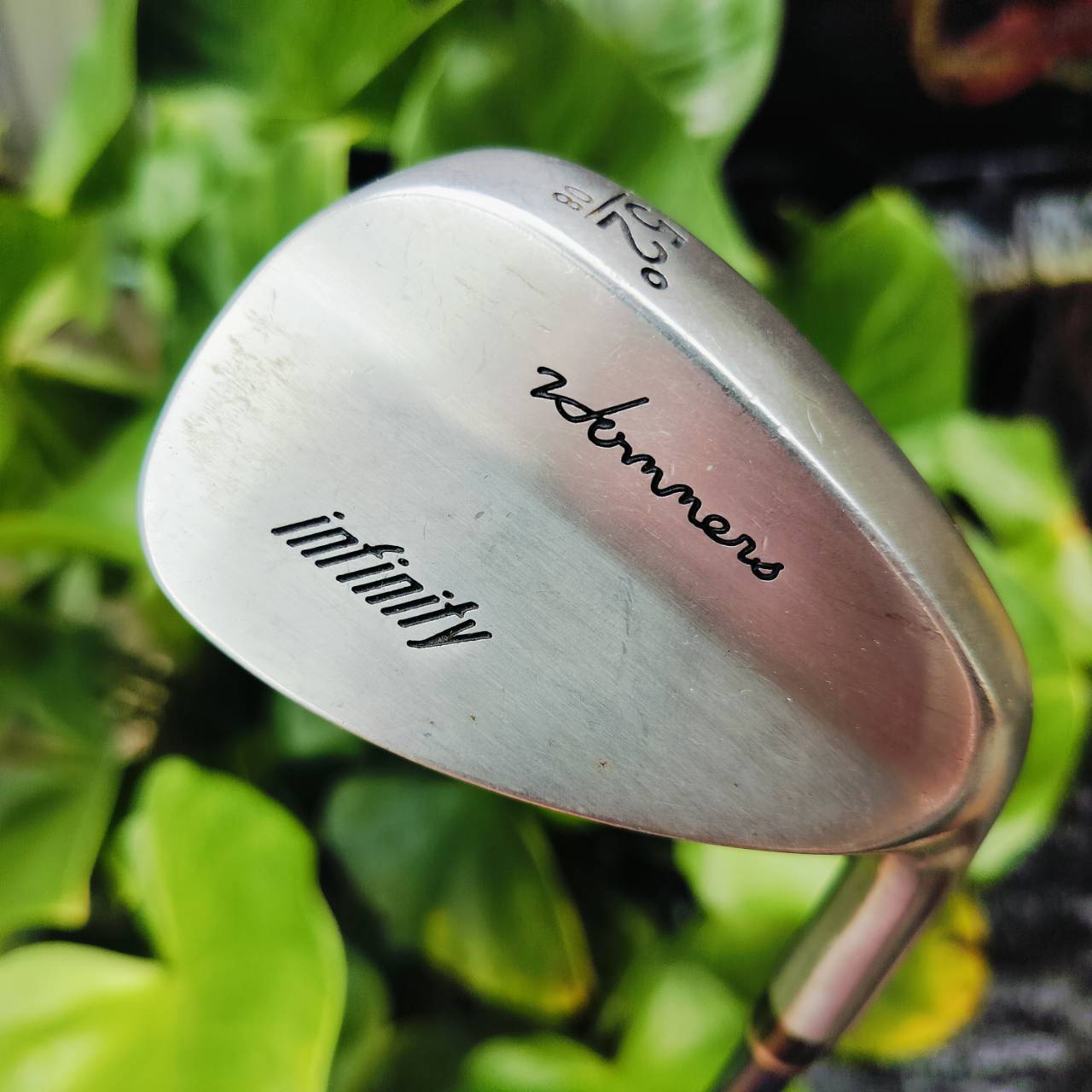 WEDGE INFINITY องศา 52 BOUNCE 8 ก้าน TITANIUM CARBON WEDGE FLEX สภาพสวยเดิม ชิพง่าย ฟีลลิ่งนุ่มนวล สปินดี ตกหยุด แม่นยำมากค่ะ ไม้กอล์ฟพรีเมี่ยมมือสอง ของแท้ By NakaraLuxurious