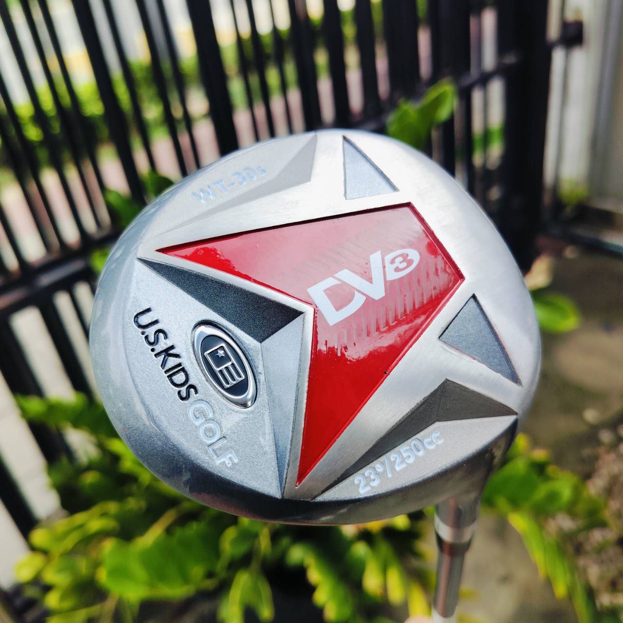 SET U.S.KIDS ULTRALIGHT DV3 39 ก้าน WT-30s 39 FLEX KIDS สภาพสวยมาก Driver ยังไม่แกะ!!! ** ไม่รวมถุงกอล์ฟ** สำหรับน้องที่ความสูง 39 - 42 นิ้ว หรือ 100 - 110 เซนติเมตรโดยประมาณ ไม้กอล์ฟพรีเมี่ยมมือสอง ของแท้ By NakaraLuxurious