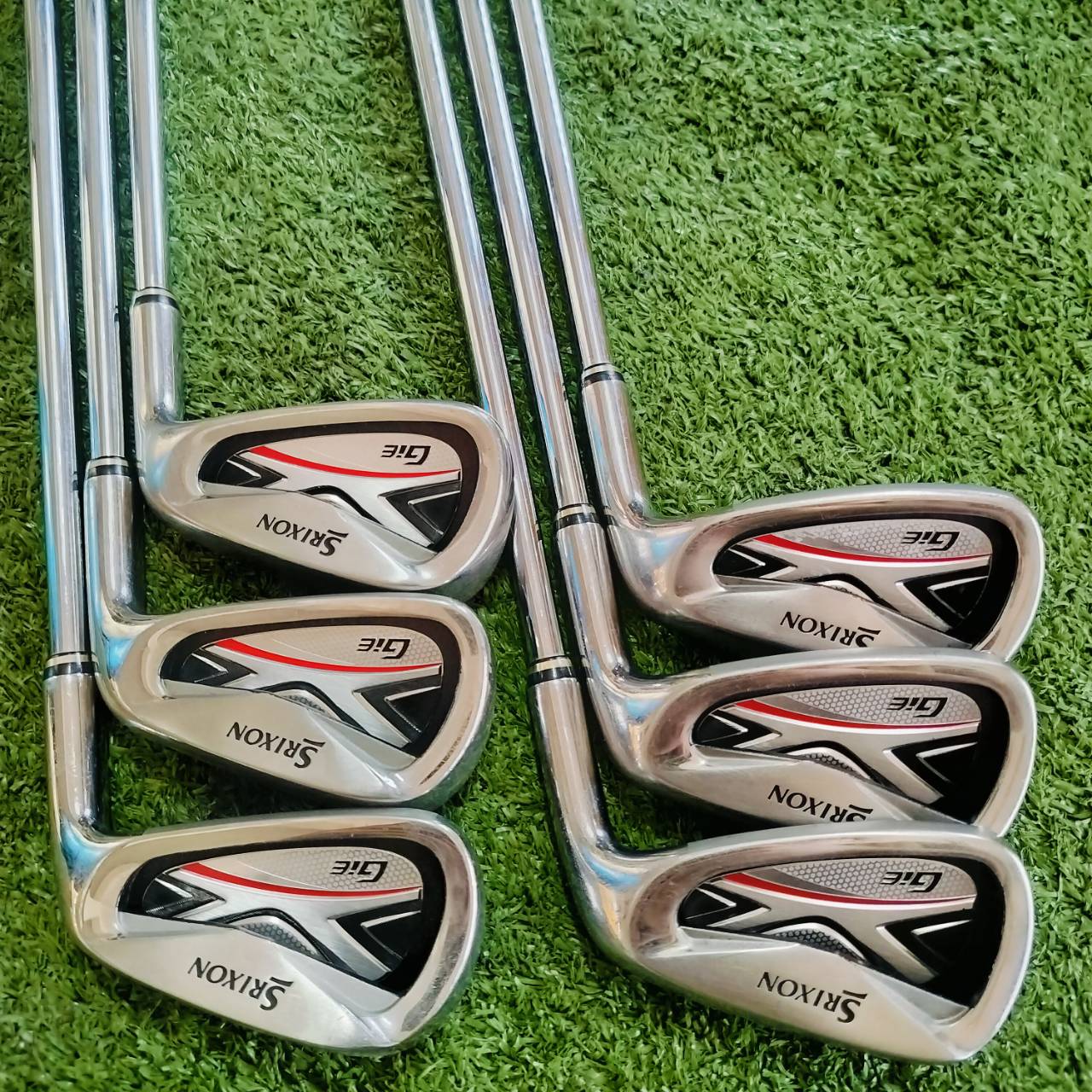ชุดเหล็ก SRIXON GIE มีเหล็ก 5-9 เเละ PW ก้าน N.S.PRO 950 GH FLEX S เหล็กใบใหญ่ ตีง่ายมาก และช่วย เรื่องระยะอย่างมาก ก้านเหล็กเบา เพียงแค่ 95 กรัม สามารถเร่งสปีด เพิ่มระยะได้มากขึ้น ไม้กอล์ฟพรีเมี่ยมมือสอง ของแท้ By NakaraLuxurious