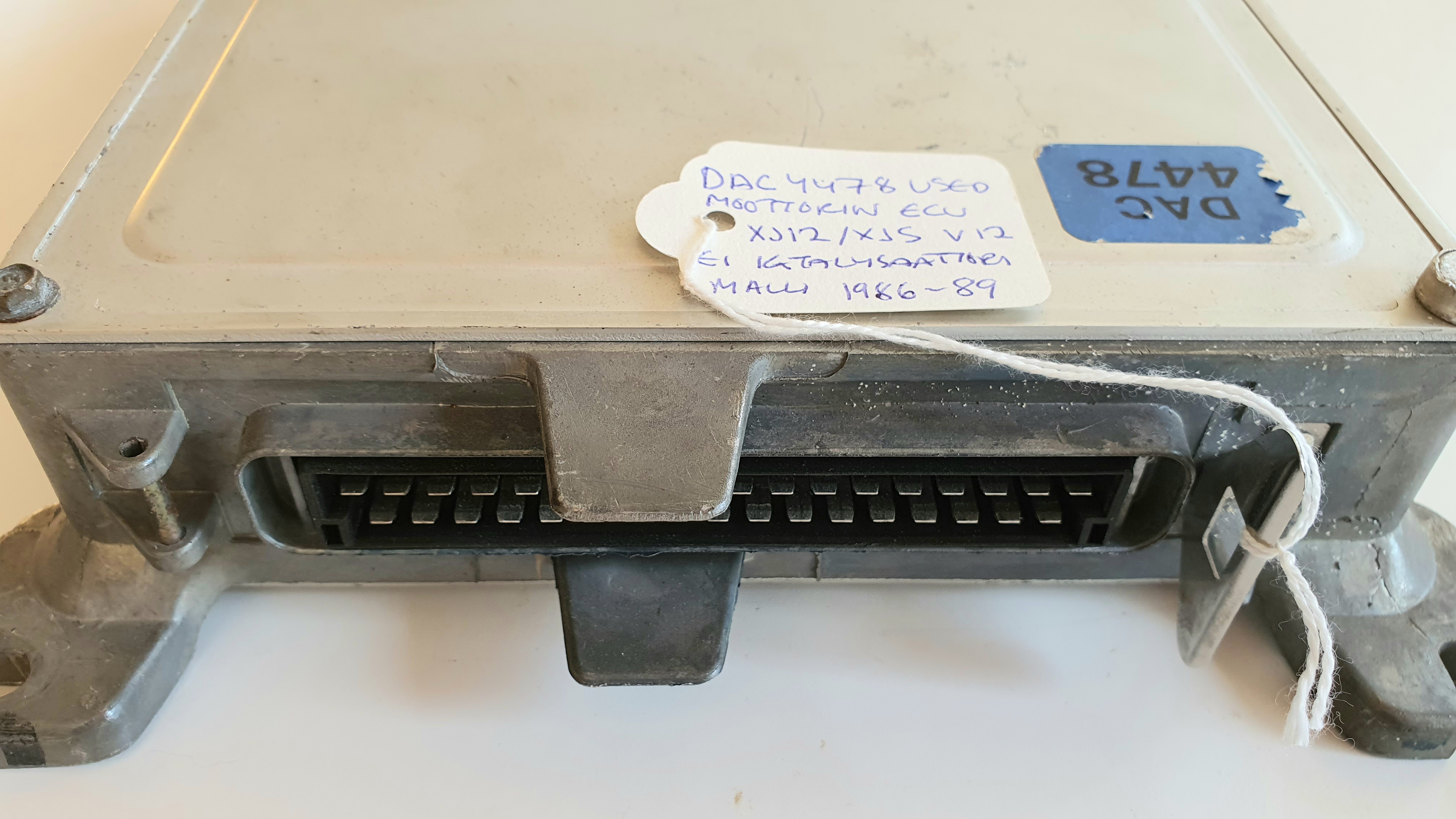 Moottorin ECU XJ12 V12 1986-89, Ei Katalysaattori malli, Käytetty osa =350e