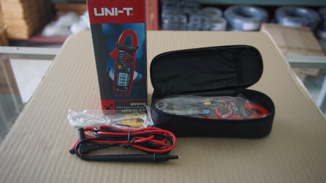 คลิปแอมป์ แคล้มมิเตอร์ UNI-T รุ่น UT210