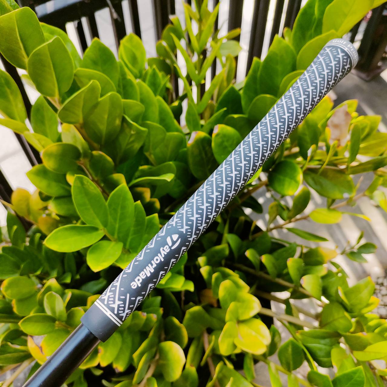 Driver PING G425 LST องศา 9 ก้านโหดกับหัวตัวแรง เพรียวขึ้น สำหรับท่านที่ชอบเร่งสปีดหัวไม้ ลดอัตราสปินอย่างมาก บอดี้ทำจาก 811 Titanium ส่วนแผ่นหน้าทำจาก FORGED T9S+Titanuim ไม้กอล์ฟพรีเมี่ยมมือสอง ของแท้ By NakaraLuxurious