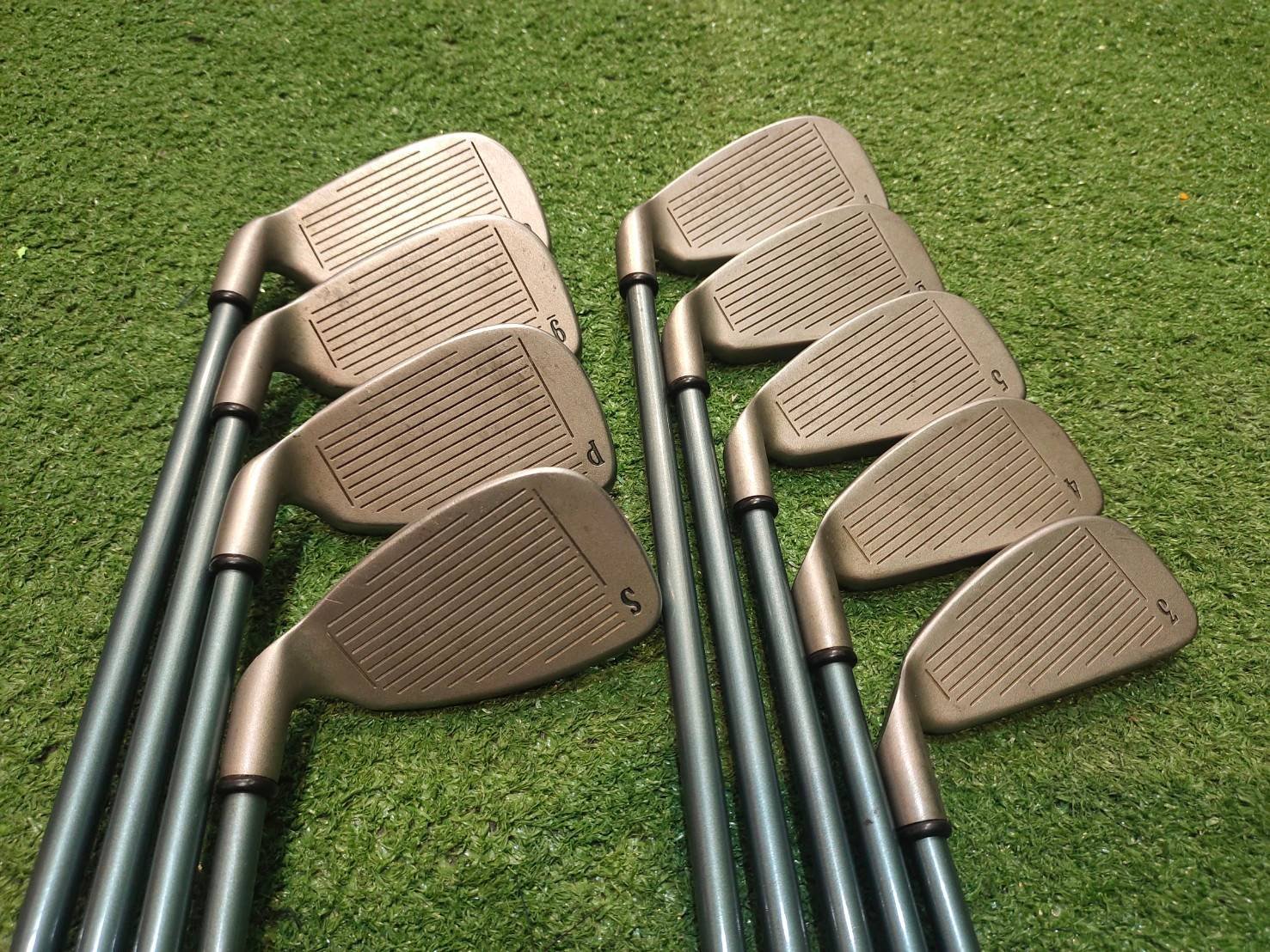 ไม้กอล์ฟสำหรับผู้หญิง ชุดเหล็ก Callaway GEMS