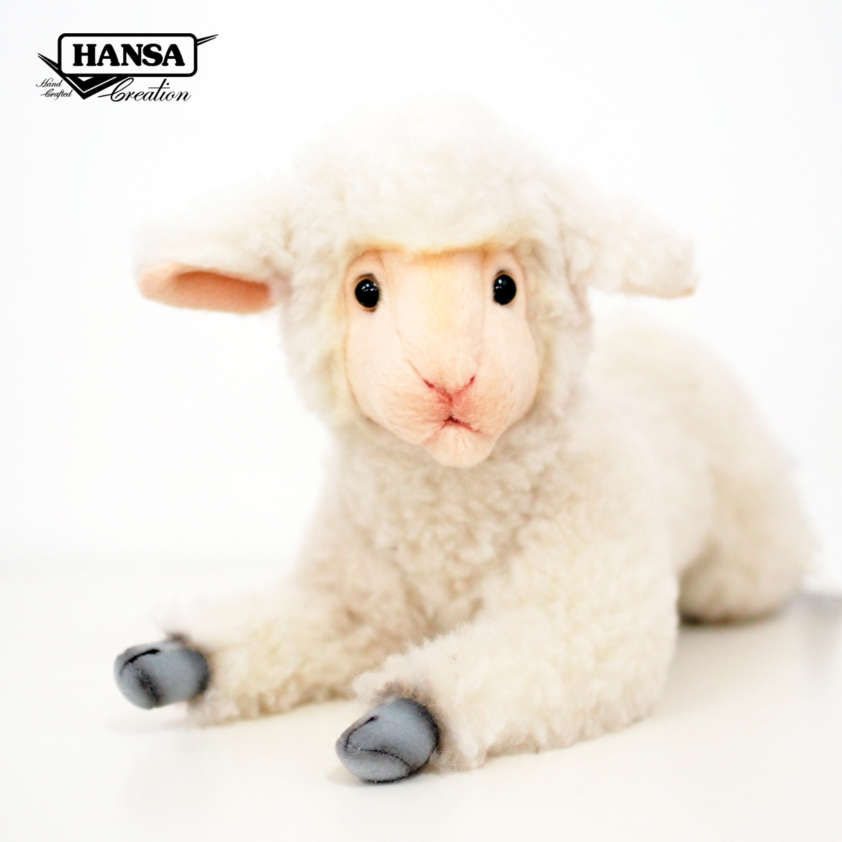 4287 Little Lamb Laying 45 cm.L