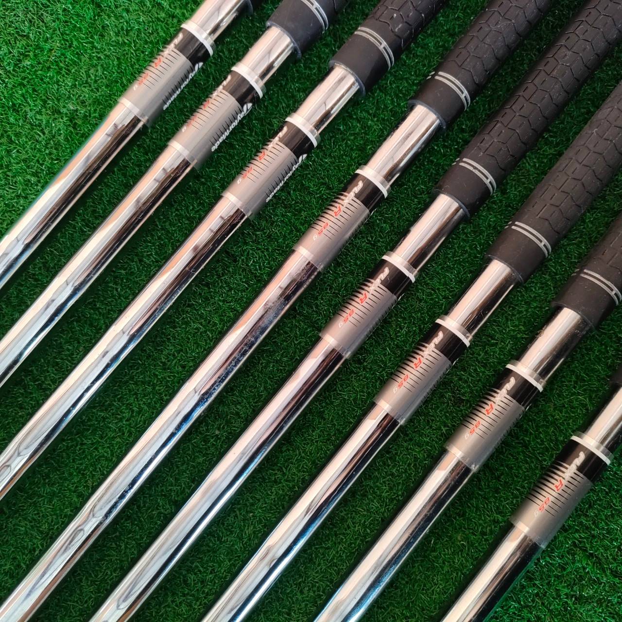 ชุดเหล็ก TAYLORMADE BURNER OS มีเหล็ก 5 - 9 PW AW SW ก้านเหล็กสุดยอดพรีเมี่ยม เบา 85 กรัม FLEX R ถือว่าเบามาก ใบใหญ่ ตีง่ายๆ ตีสบายๆ ระยะดีมาก สปินดีมาก ตกหยุด คุณภาพมากครับชุดนี้