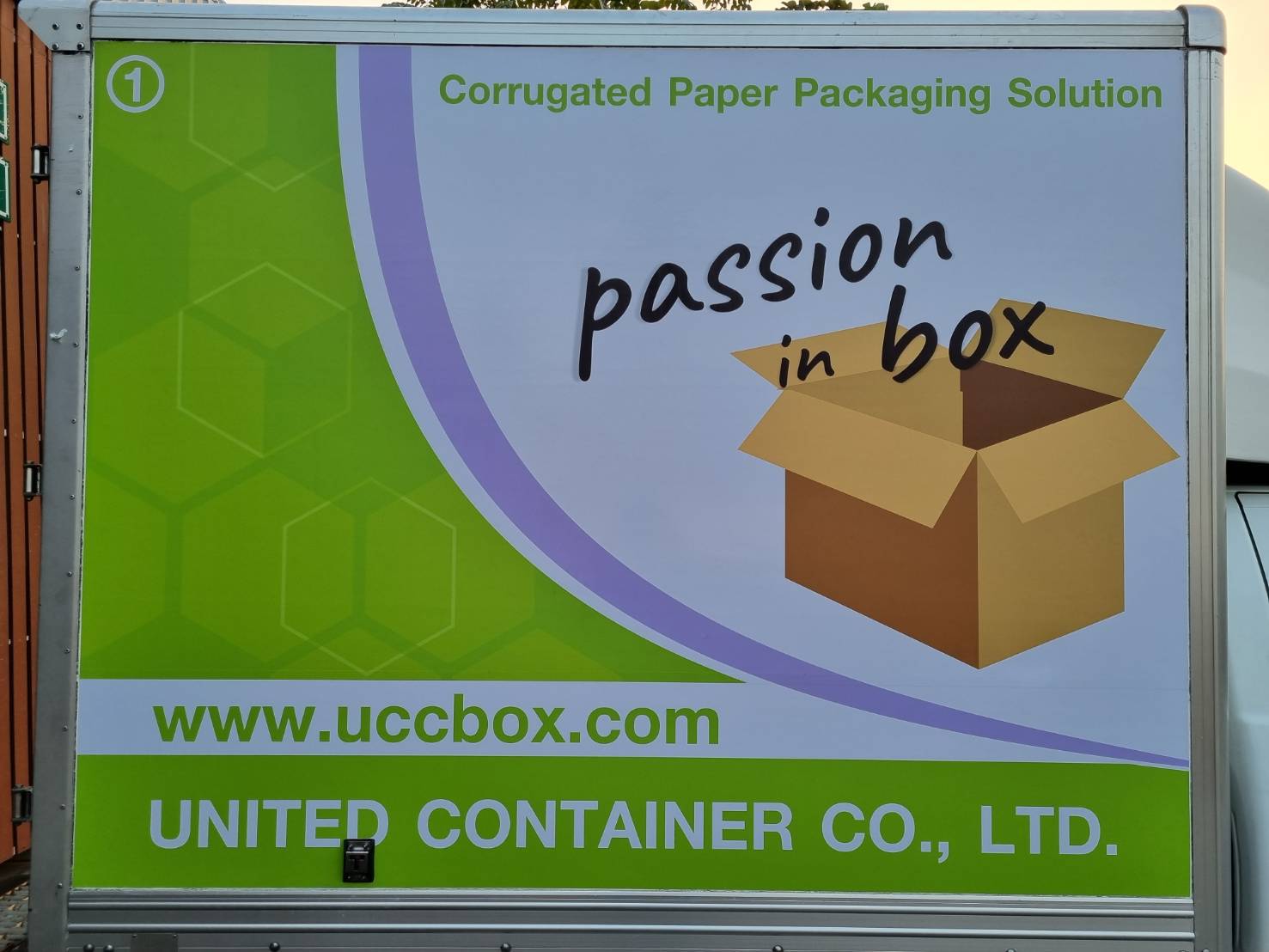 งานติดสติ๊กเกอร์รถกระบะตู้ทึบ