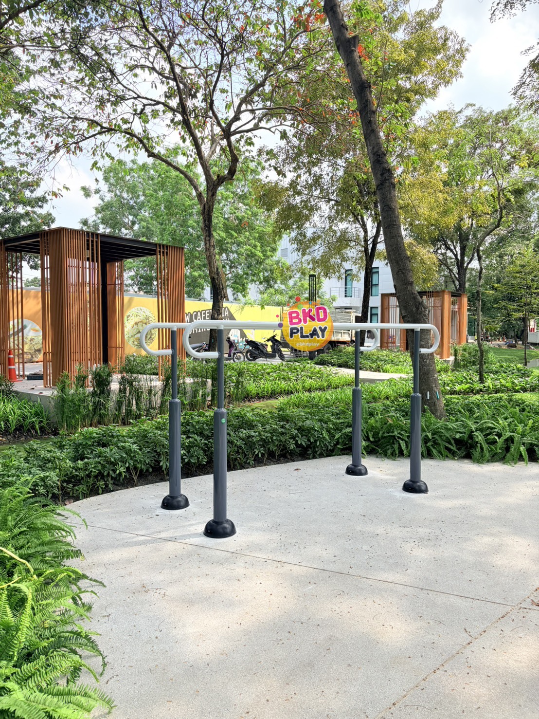 เครื่องออกกำลังกาย กลางแจ้ง ชุดอุปกรณ์ บริหารแขน หัวไหล่ แบบบาร์คู่ ลานกีฬา อเนกประสงค์ สนามกีฬา ผลิตในไทย สั่งทำตามสีที่ต้องการได้