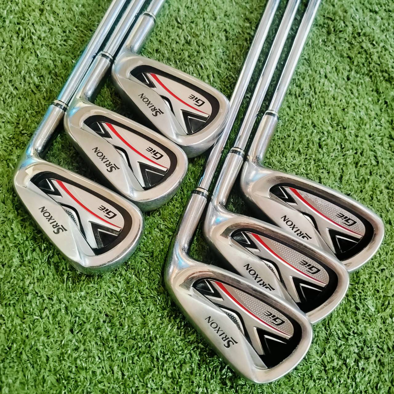 ชุดเหล็ก SRIXON GIE มีเหล็ก 5-9 เเละ PW ก้าน N.S.PRO 950 GH FLEX S เหล็กใบใหญ่ ตีง่ายมาก และช่วย เรื่องระยะอย่างมาก ก้านเหล็กเบา เพียงแค่ 95 กรัม สามารถเร่งสปีด เพิ่มระยะได้มากขึ้น ไม้กอล์ฟพรีเมี่ยมมือสอง ของแท้ By NakaraLuxurious