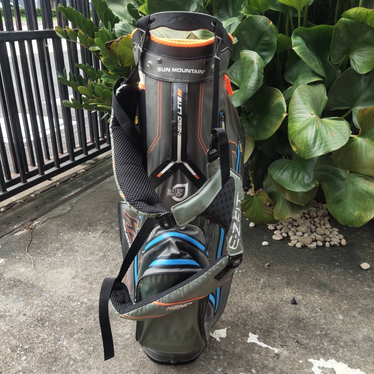 ขายถุงกอล์ฟมือสอง SUN MOUNTAIN H2NO EZ-FIT รุ่นกันน้ำ 100% – เบา ทน ใช้งานง่าย