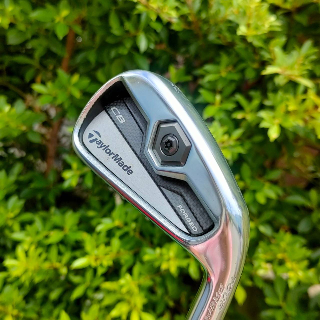 ชุดเหล็ก Taylormade Tour Preferred CB Forged มีเหล็ก 4-9 เเละ PW ชุดนี้เป็นเหล็ก FORGED แท้ๆ และมี CAVITY BACK ทำให้ตีง่ายมาก วัสดุพรีเมี่ยม ก้านเหล็ก Dynamic Gold S200 กริพ GOLF PRIDE เปลี่ยนใหม่ทั้งชุด!!! ไม้กอล์ฟมือสอง ของแท้ BY NakaraLuxurious