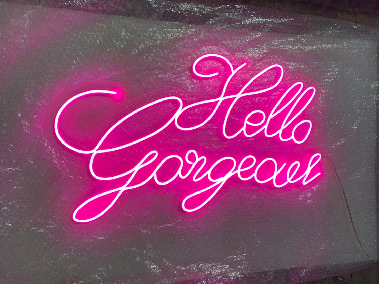 ไฟนีออน เฟค