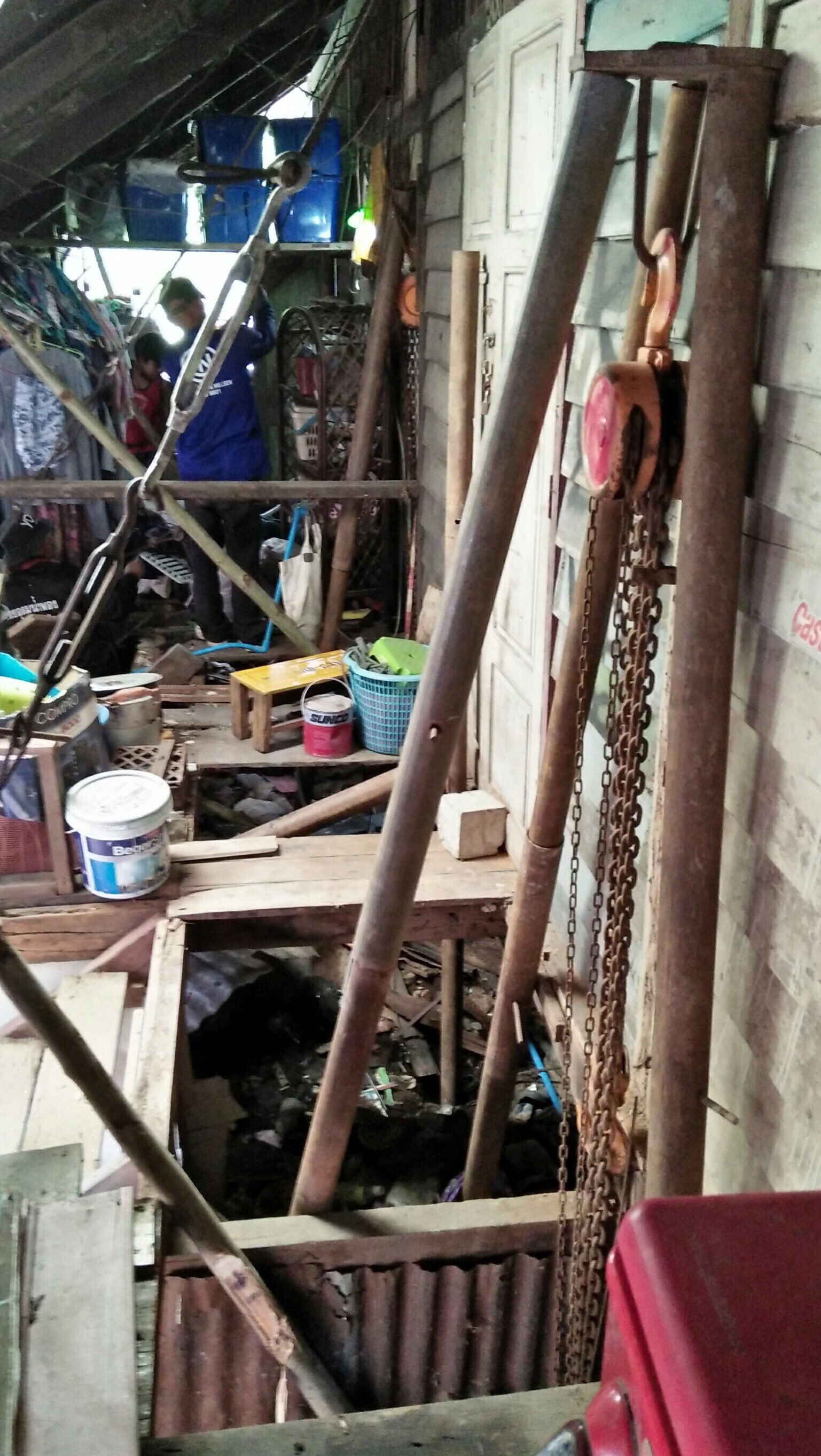 งานดีดบ้านขึ้น,เปลี่ยนฝ้า,เปลี่ยนหลังคาบ้านพัก การรถไฟแห่งประเทศไทย