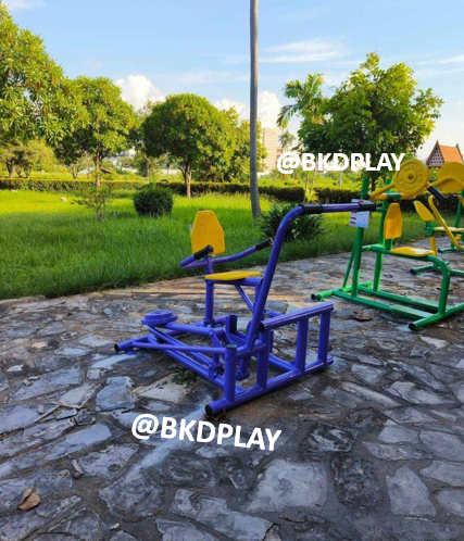 เครื่องออกกำลังกายกลางแจ้งผู้ใหญ่ ชุดอุปกรณ์ บริหารแขน ลดหน้าท้อง และนวดหลัง แบบดึง ยกตุ้ม น้ำหนัก ,ลานกีฬาอเนกประสงค์ สวนสาธารณะ ,เทศบาล,หมู่บ้าน,ผลิตในไทย,สั่งทำตามสีที่ต้องการได้ ขนาด 100x100x110 ซม.