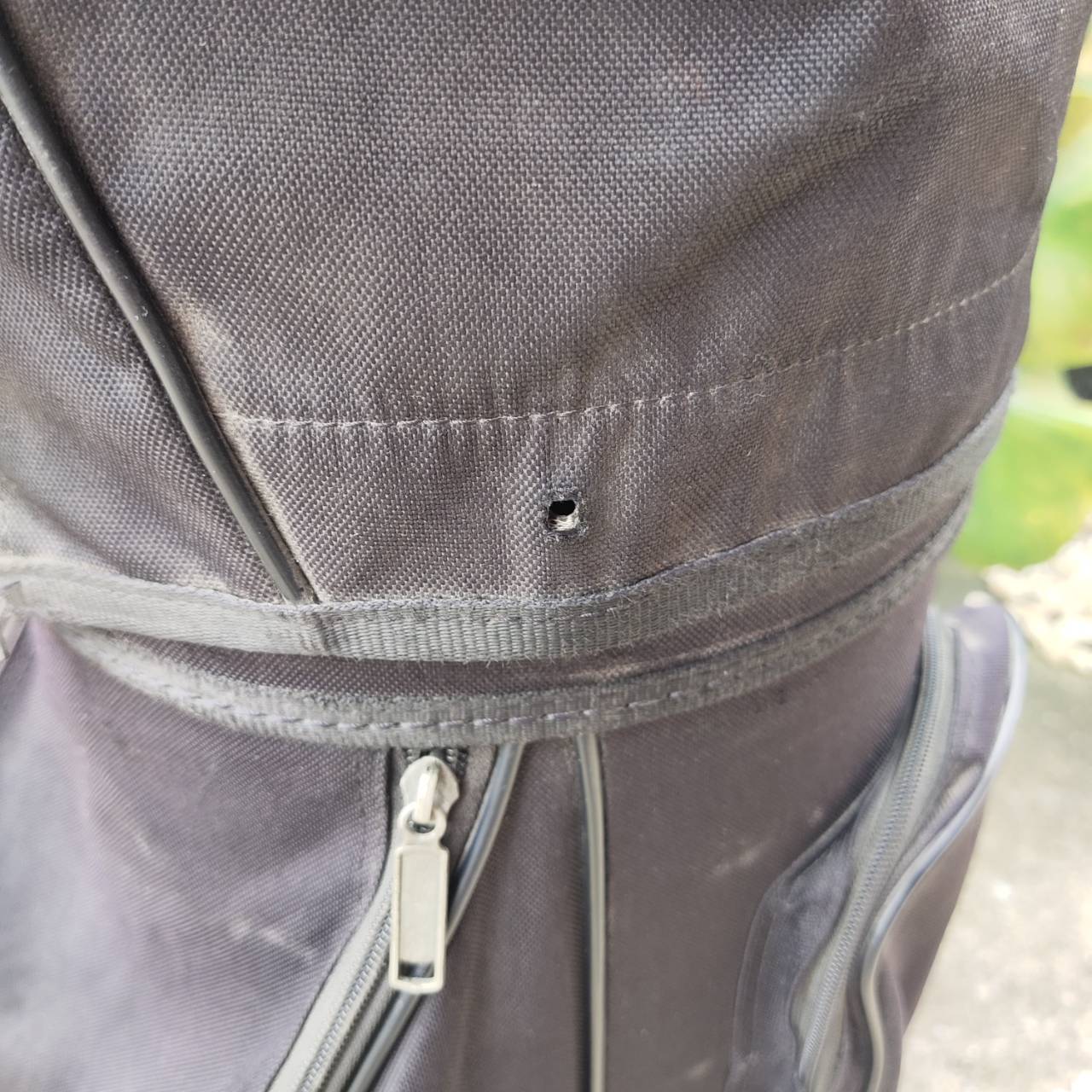 ถุงกอล์ฟ MERCURY มือสอง **แป๊กหลุด 1 จุด** สภาพโดยรวมพร้อมใช้เลยค่ะ