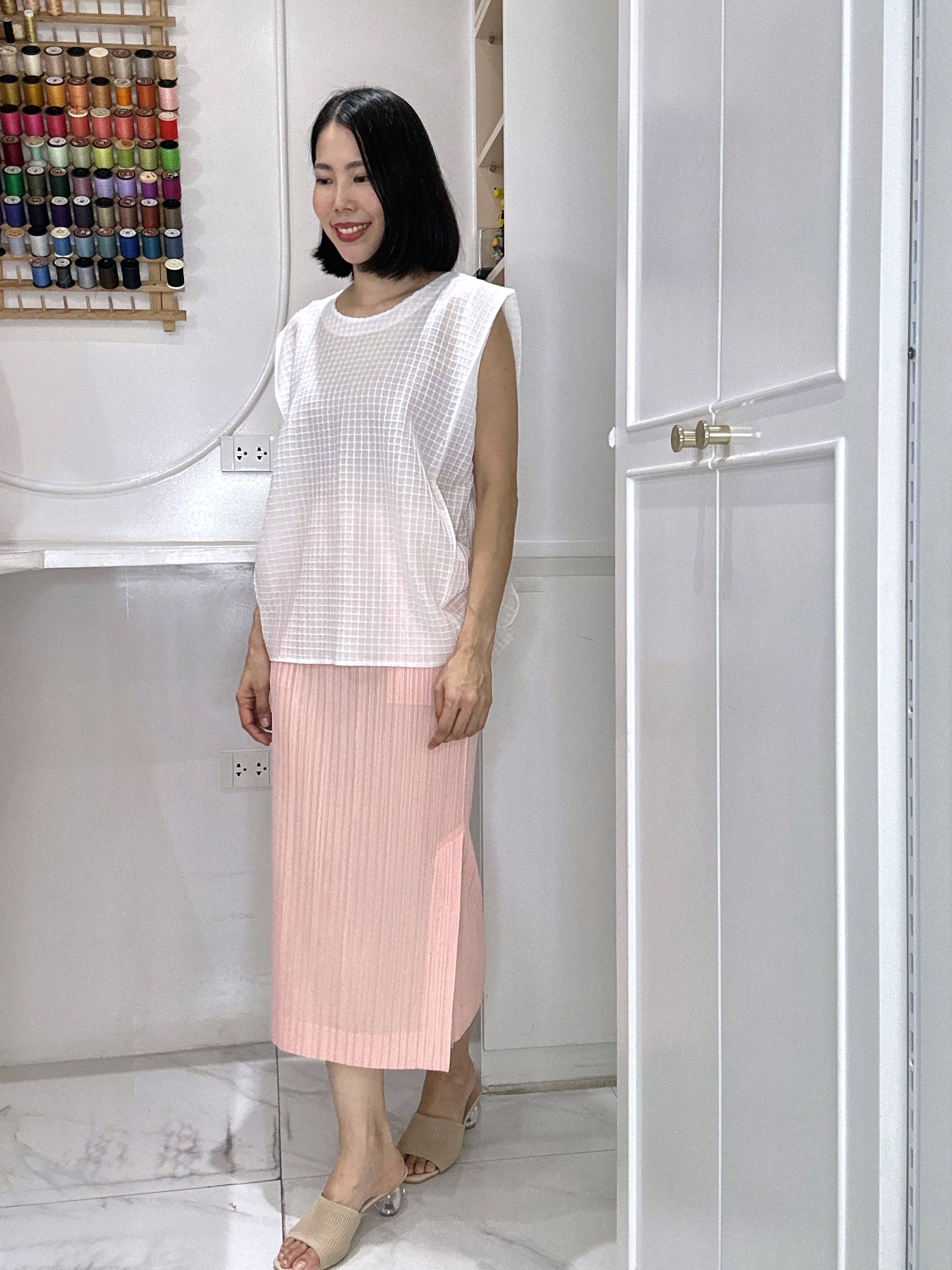 ปรับราคาลง20%!! 2MUAY รุ่น GJO3868 เสื้อพลีททรง OVER SIZE ปรับขนาดได้ SLEEVELESS SQUARE PLEATED TOP 9 สี FREE SIZE