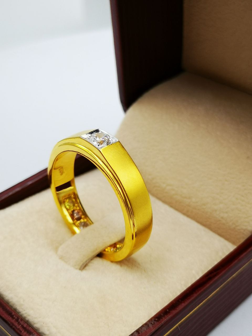 แหวนนพเก้าฝัง