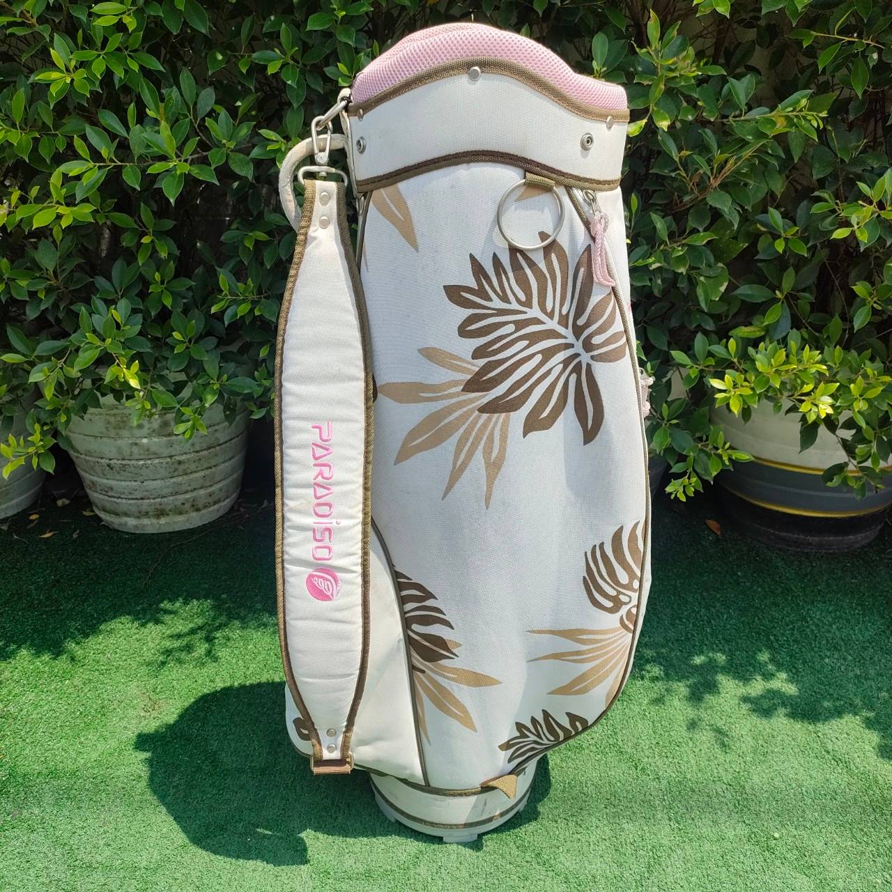 ถุงกอล์ฟ PARDISO มือสอง มีตำหนิ มีรอย ลอก มีรูปให้ชม ของใหม่ใบเป็นหมื่นครับ