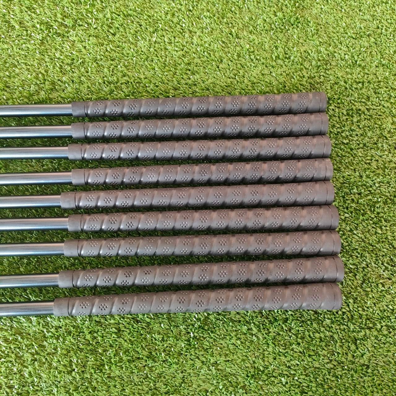 ชุดเหล็ก KENT EZ 2000 ของใหม่!! แต่พลาสติกหลุด** มีเหล็ก 3-9 เเละ PW SW ก้าน KENY EZ2000 FLEX R ตีดีมาก!! ไม้กอล์ฟมือหนึ่ง ของแท้ BY NakaraLuxurious