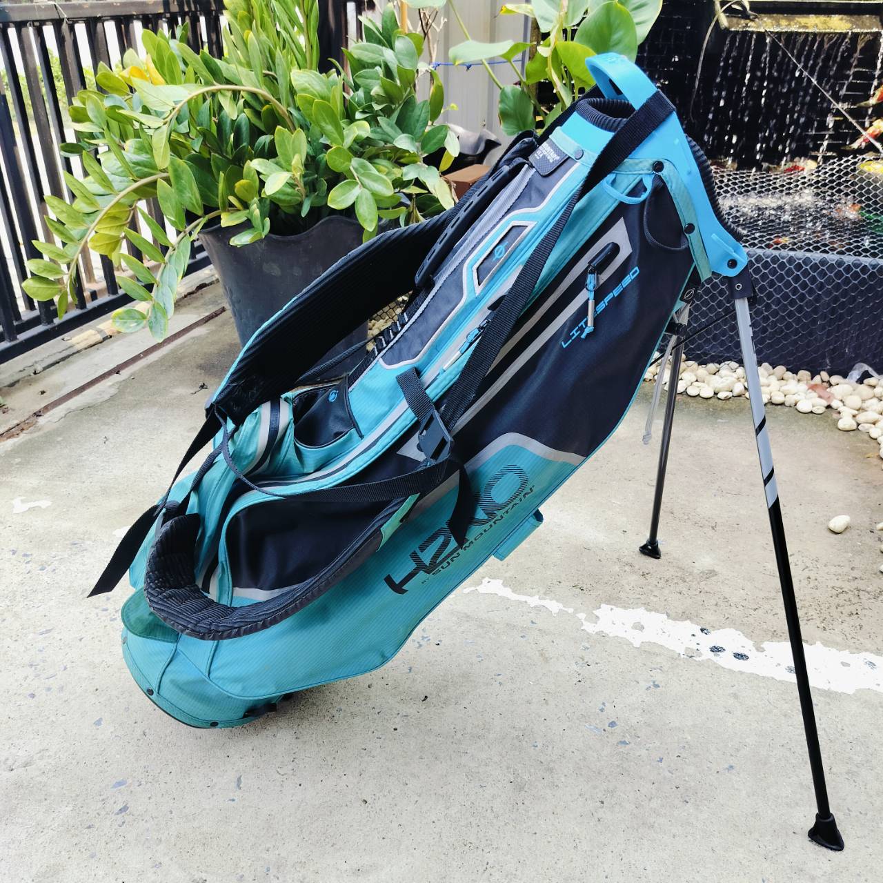 ** ไม่มี COVER ** ถุงกอล์ฟ Sun Mountain H2NO ถุงของแท้ ของใหม่ราคาแพงมาก ถุงสภาพดี เบามากๆ กันน้ำ สวยๆ *** ไม่มี COVER** ลดพิเศษสุดๆ