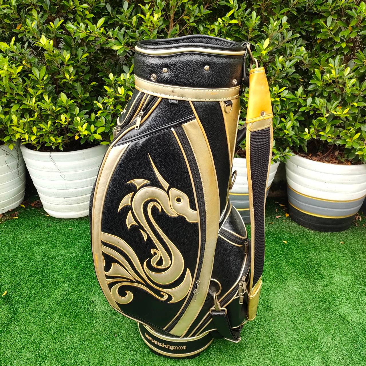 ถุงกอล์ฟ SAMURAI -DRAGON มือสอง ของแท้ ถุง Tour 9 นิ้ว ใบกำลังดีไม่เทอะทะ ลายสวยมาก