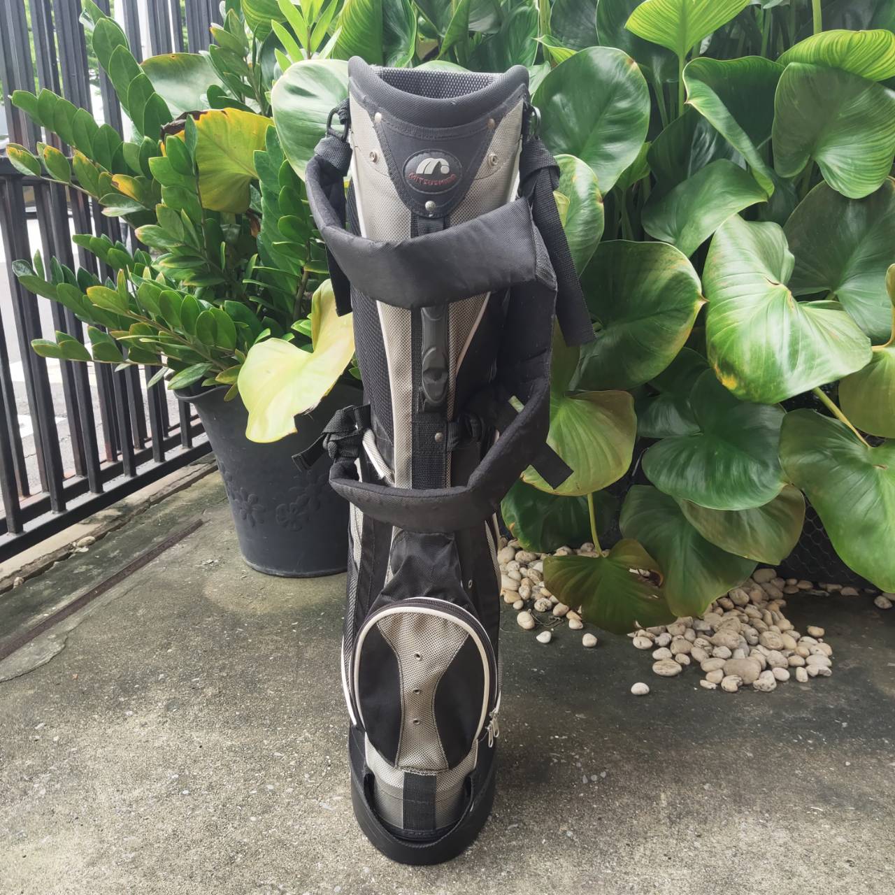 ** ไม่มี COVER ** ถุงกอล์ฟ XR5 ขาตั้ง พร้อมสายสะพายอย่างดี