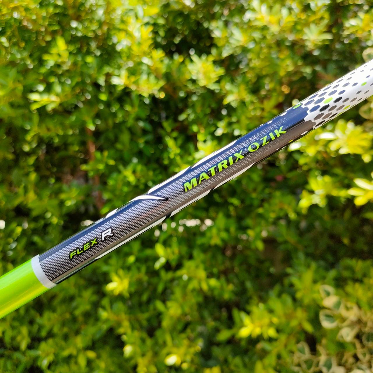 ก้าน MATRIX OZIK มือสอง ปกติใส่ใน TAYLORMADE RBZ ความยาวเฉพาะก้าน 44.5 นิ้ว ก้าน DRIVER FLEX R ติดกริพมาด้วย ไม้กอล์ฟมือสอง ของแท้ BY NakaraLuxurious