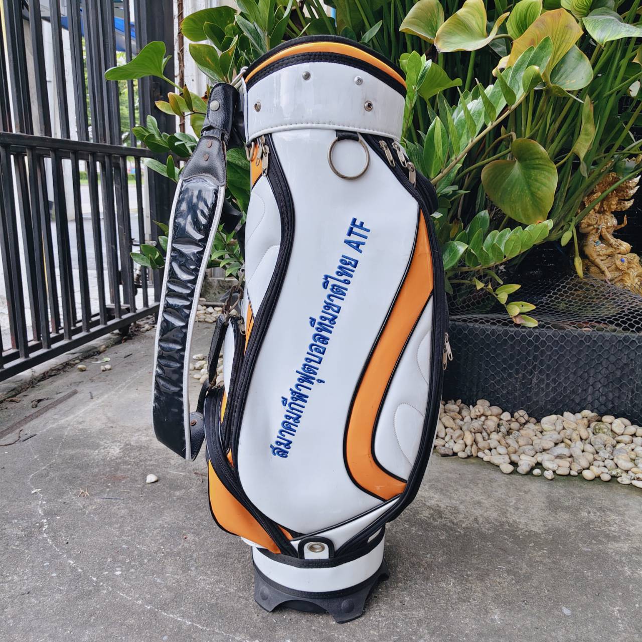 ถุงกอล์ฟ AFT มือสอง สภาพเดิมๆ พร้อมใช้เลยค่ะ
