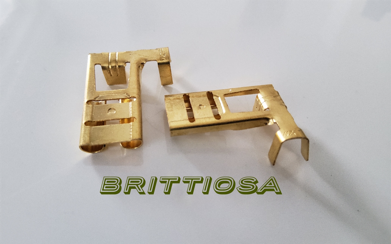 ACR vaihtovirtalaturin liitin =12e